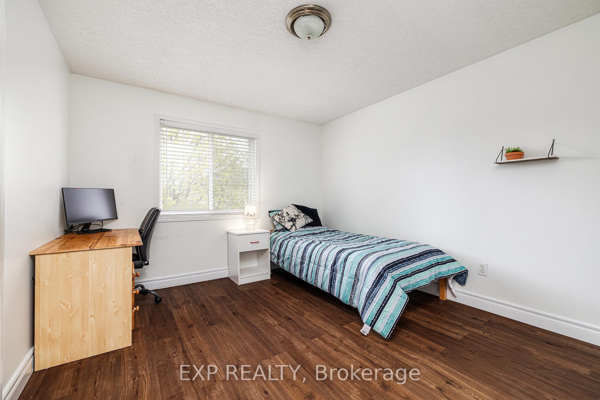 Photo 19 of 172 Dalecroft Place, Waterloo, Laurelwood — HOMEH