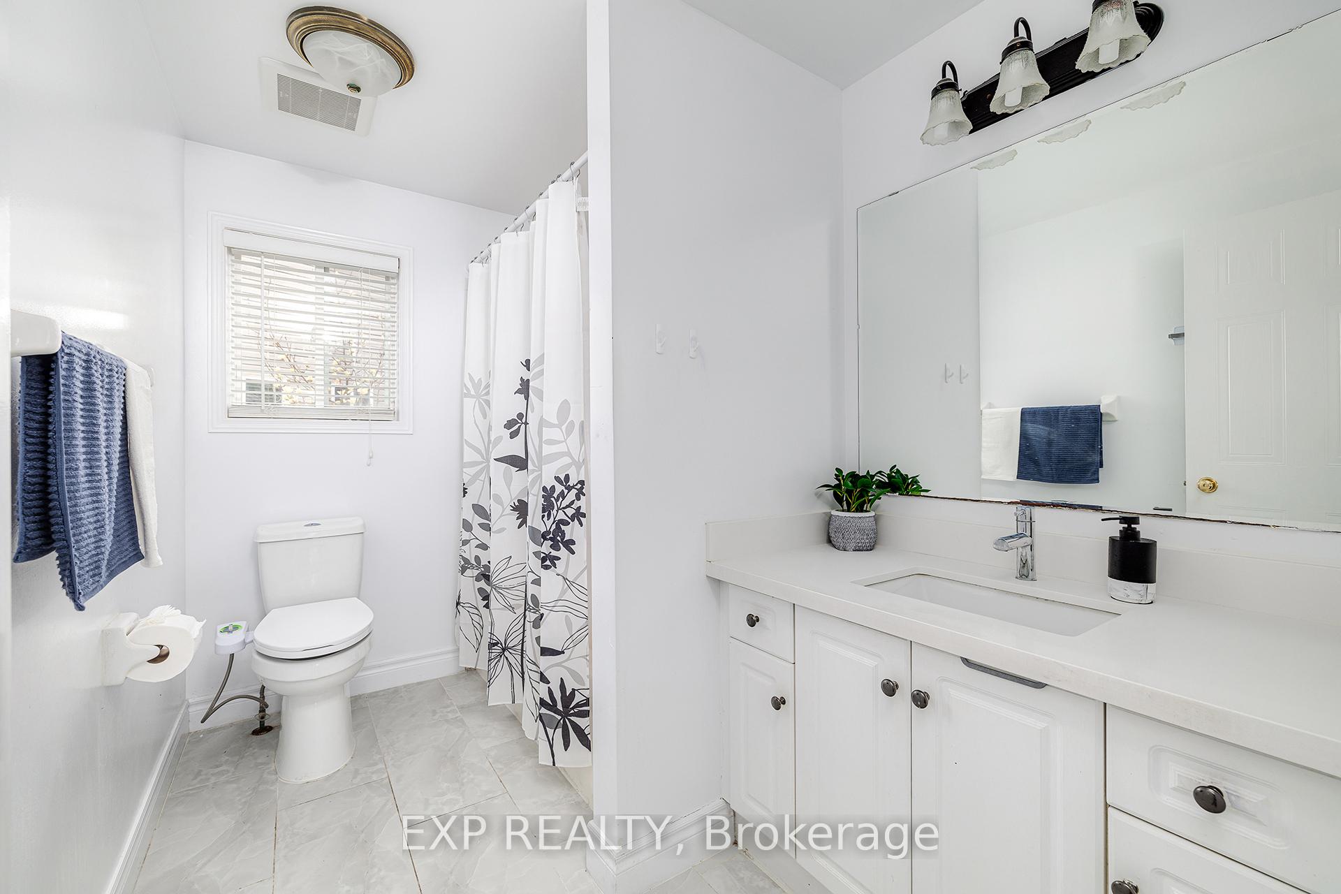 Photo 20 of 172 Dalecroft Place, Waterloo, Laurelwood — HOMEH