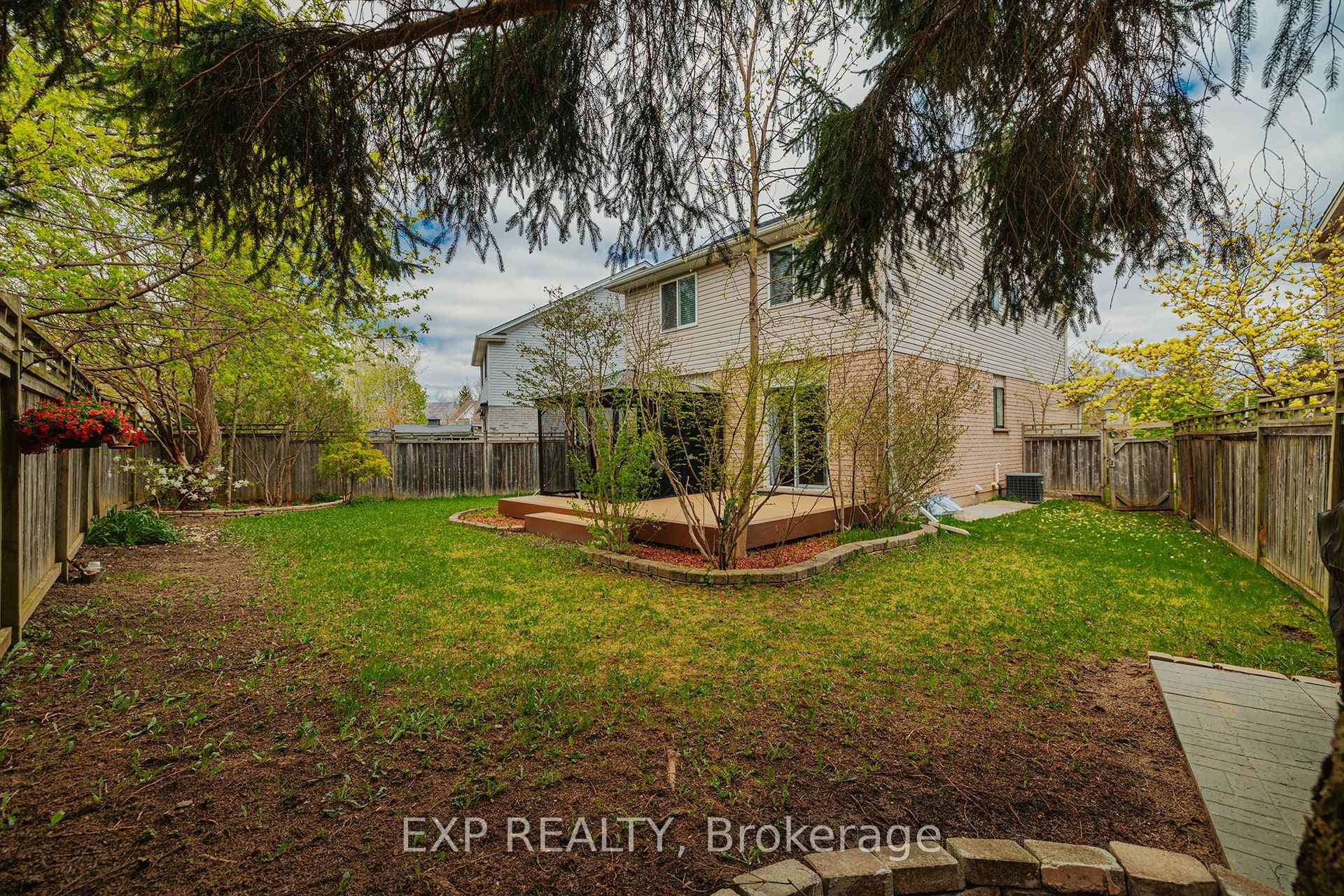 Photo 29 of 172 Dalecroft Place, Waterloo, Laurelwood — HOMEH