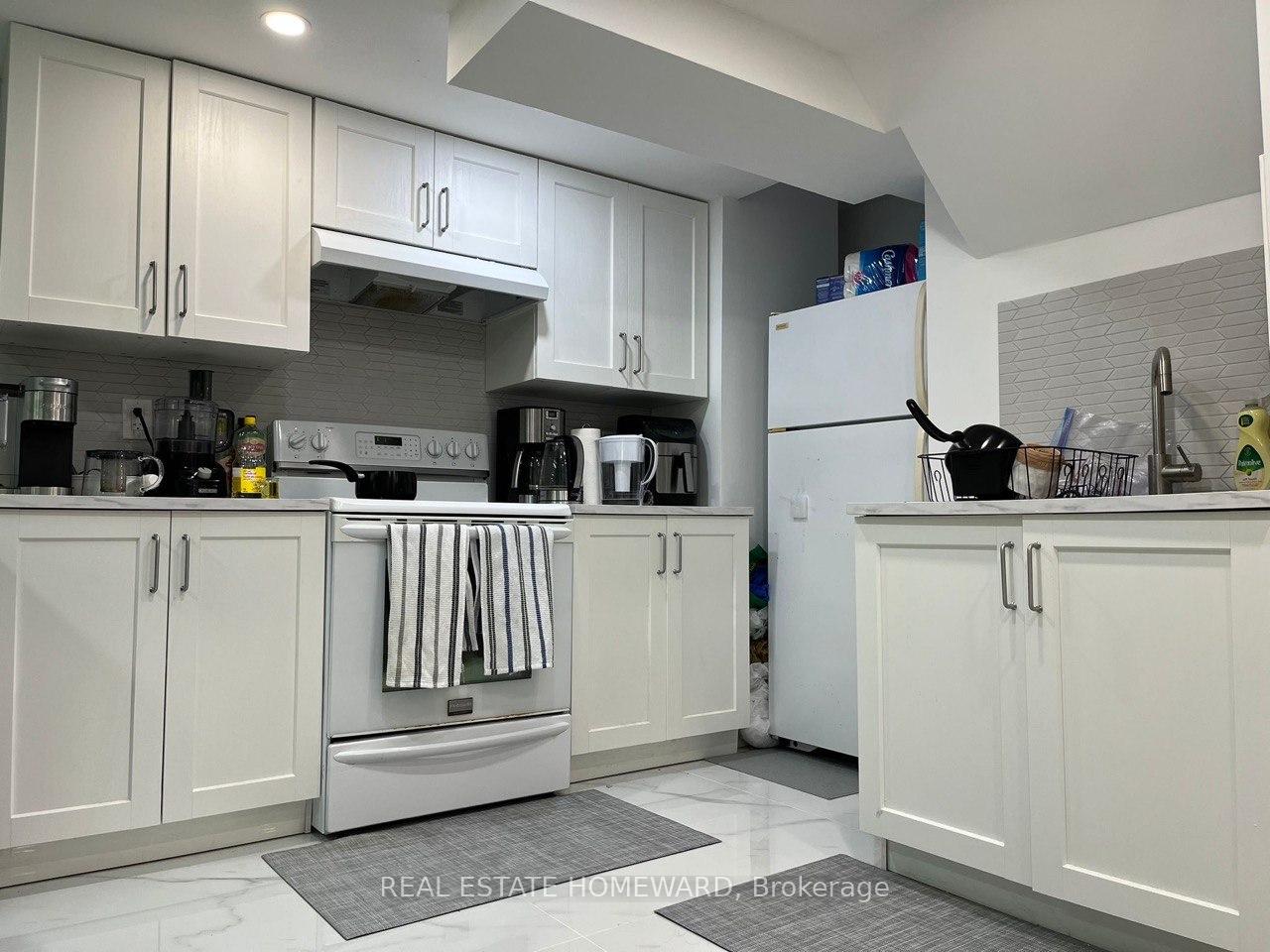 Photo 3 of Unit Walk Up, 82 Rush Road, Aurora, Bayview Wellington — HOMEH
