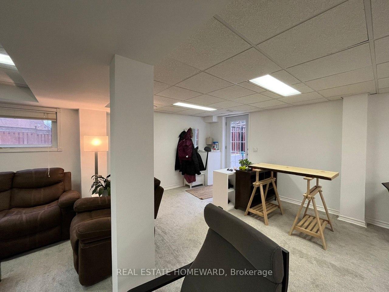 Photo 4 of Unit Walk Up, 82 Rush Road, Aurora, Bayview Wellington — HOMEH