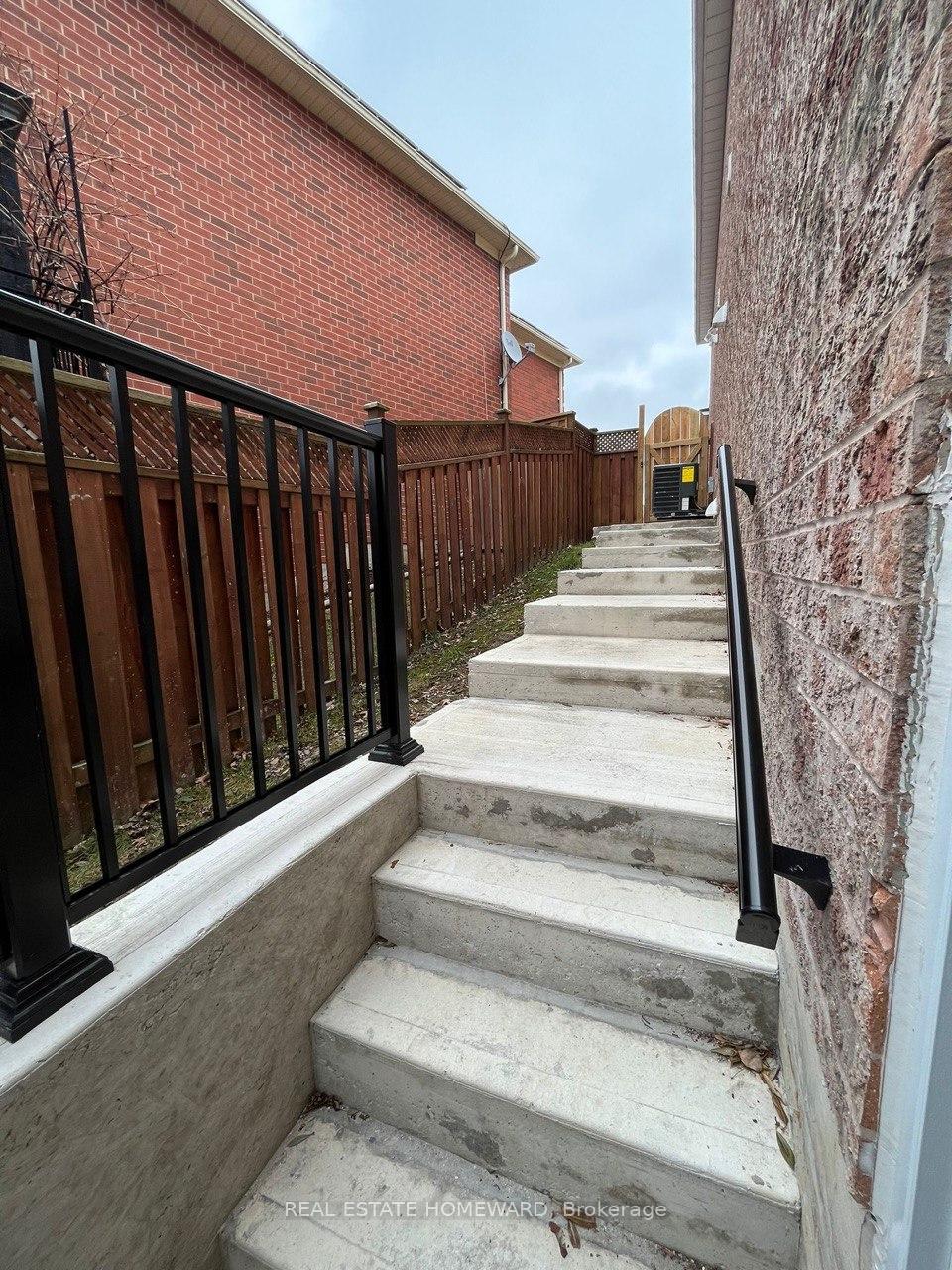 Photo 8 of Unit Walk Up, 82 Rush Road, Aurora, Bayview Wellington — HOMEH