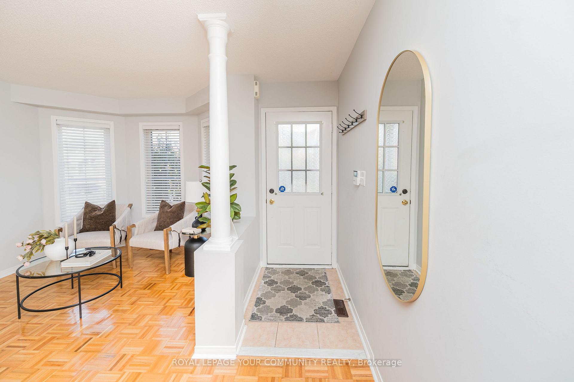 Photo 2 of 142 Blackthorn Drive, Vaughan, Maple — HOMEH