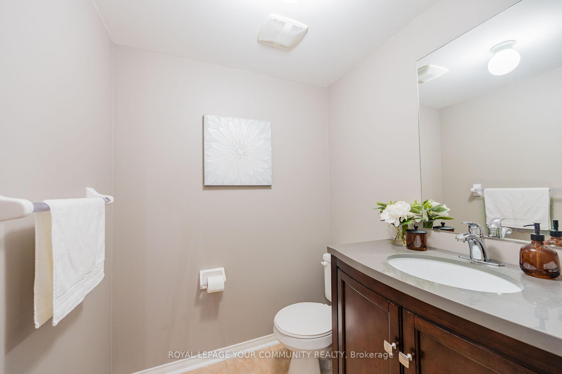 Photo 8 of 142 Blackthorn Drive, Vaughan, Maple — HOMEH