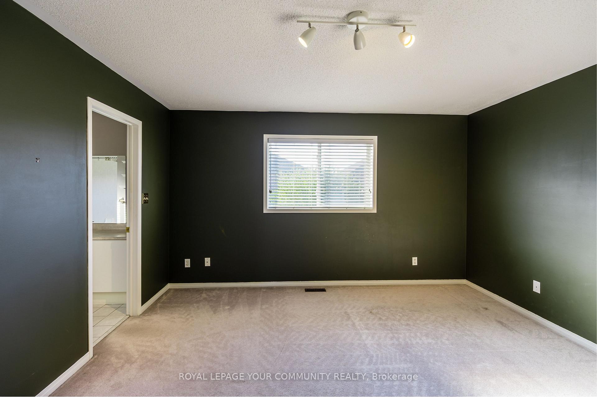Photo 12 of 142 Blackthorn Drive, Vaughan, Maple — HOMEH
