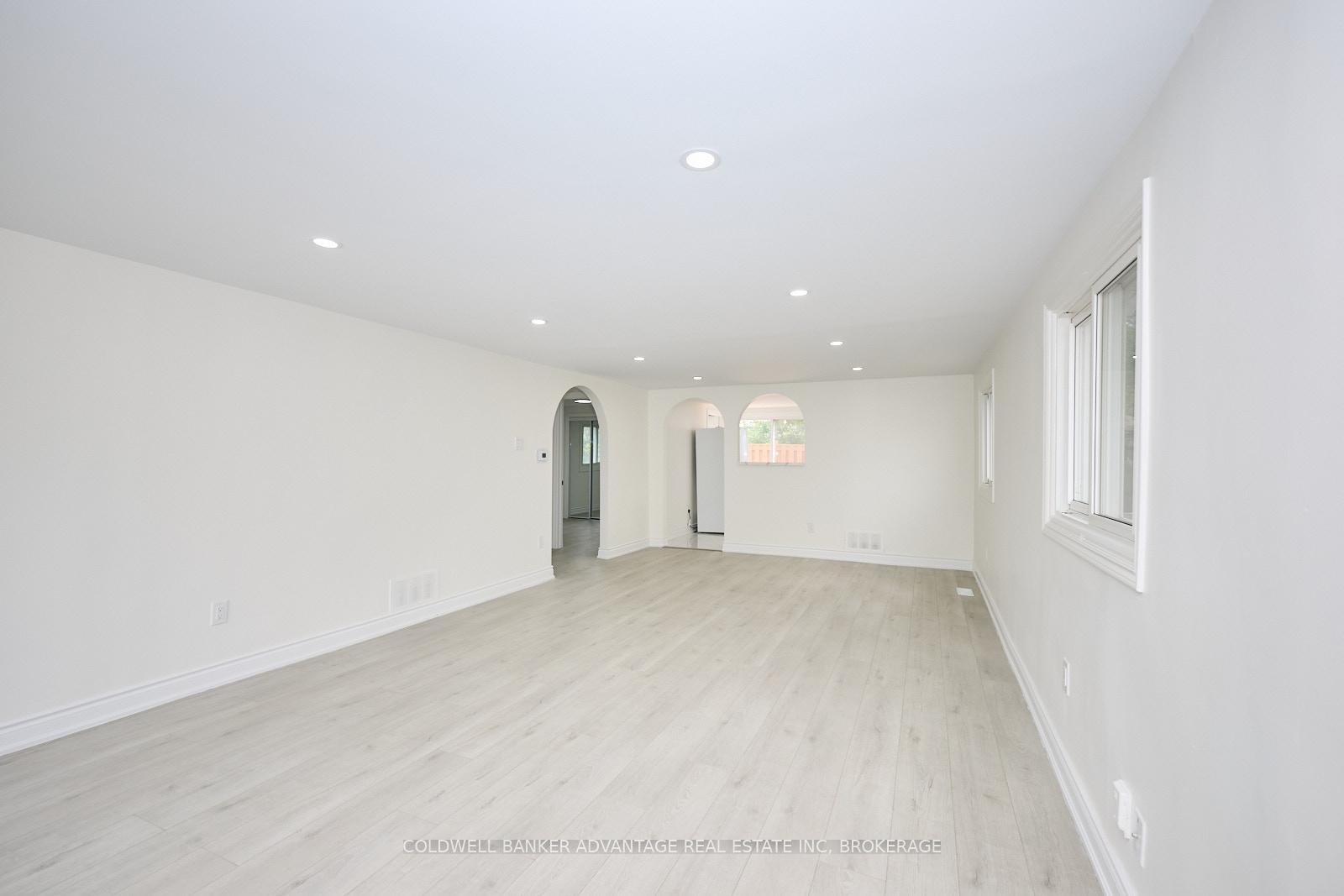 Photo 2 of 34 Scholfield Avenue, Welland, Lincoln/Crowland — HOMEH