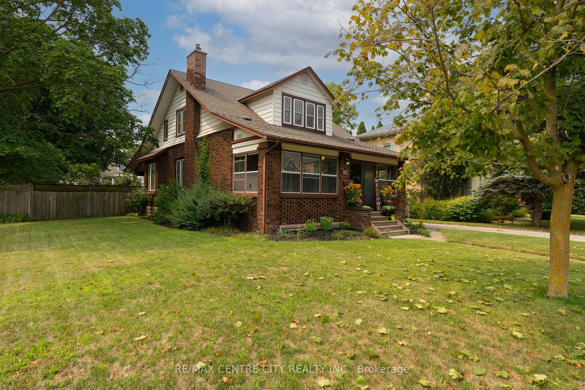 Photo 3 of 182 John Street S, Aylmer — HOMEH