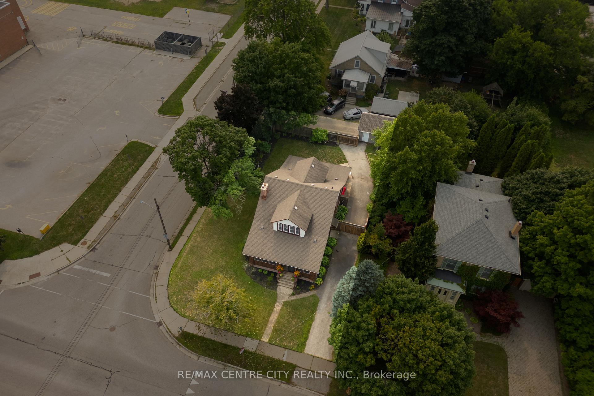 Photo 5 of 182 John Street S, Aylmer — HOMEH
