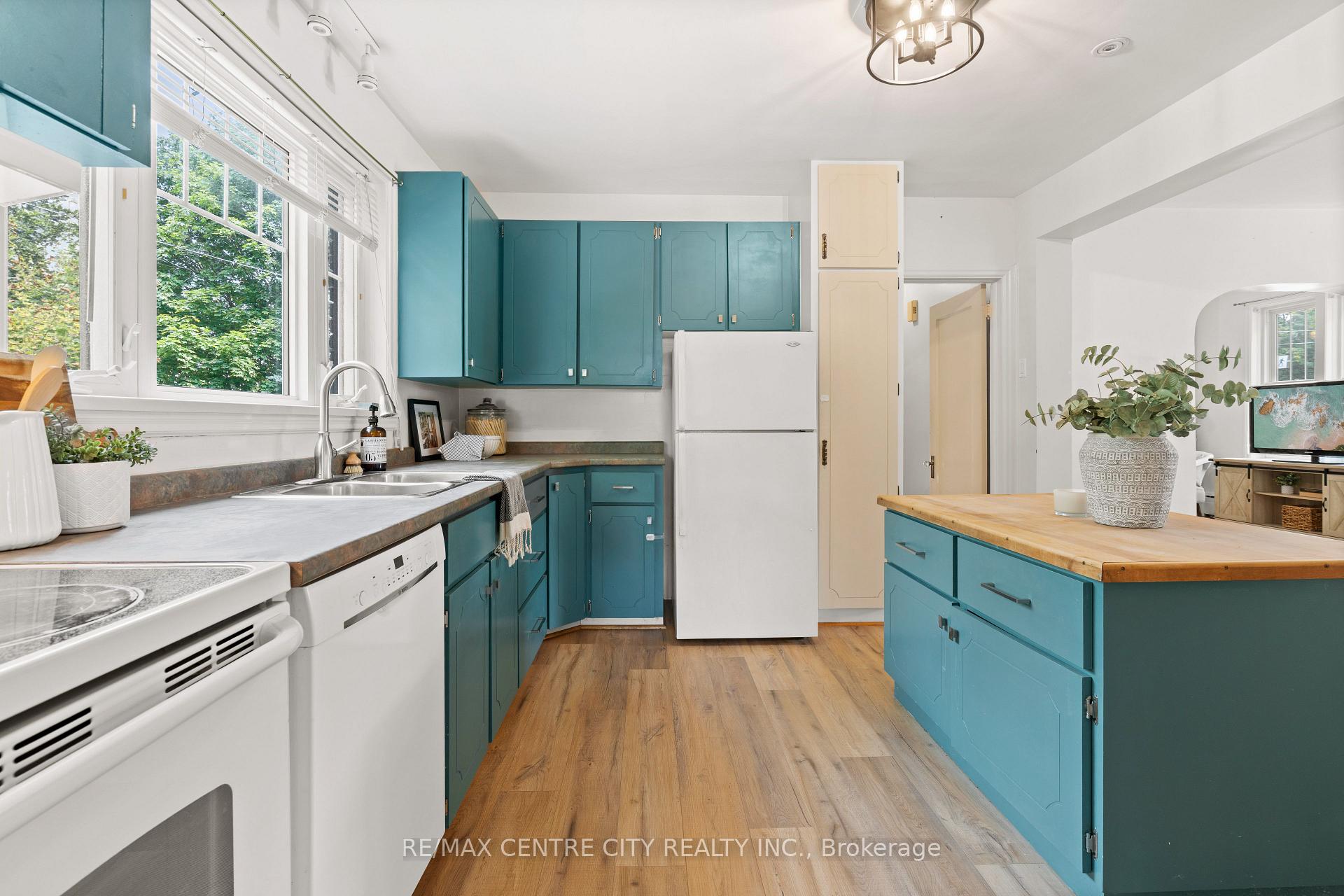 Photo 21 of 182 John Street S, Aylmer — HOMEH