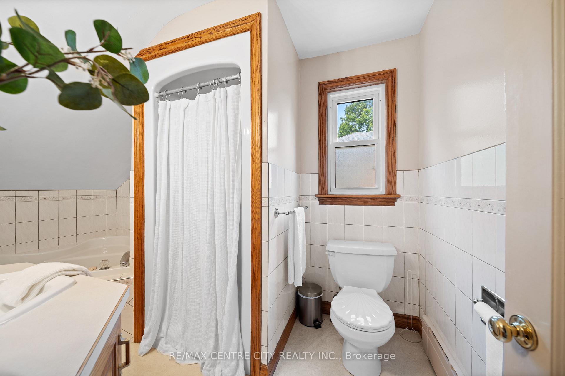 Photo 33 of 182 John Street S, Aylmer — HOMEH
