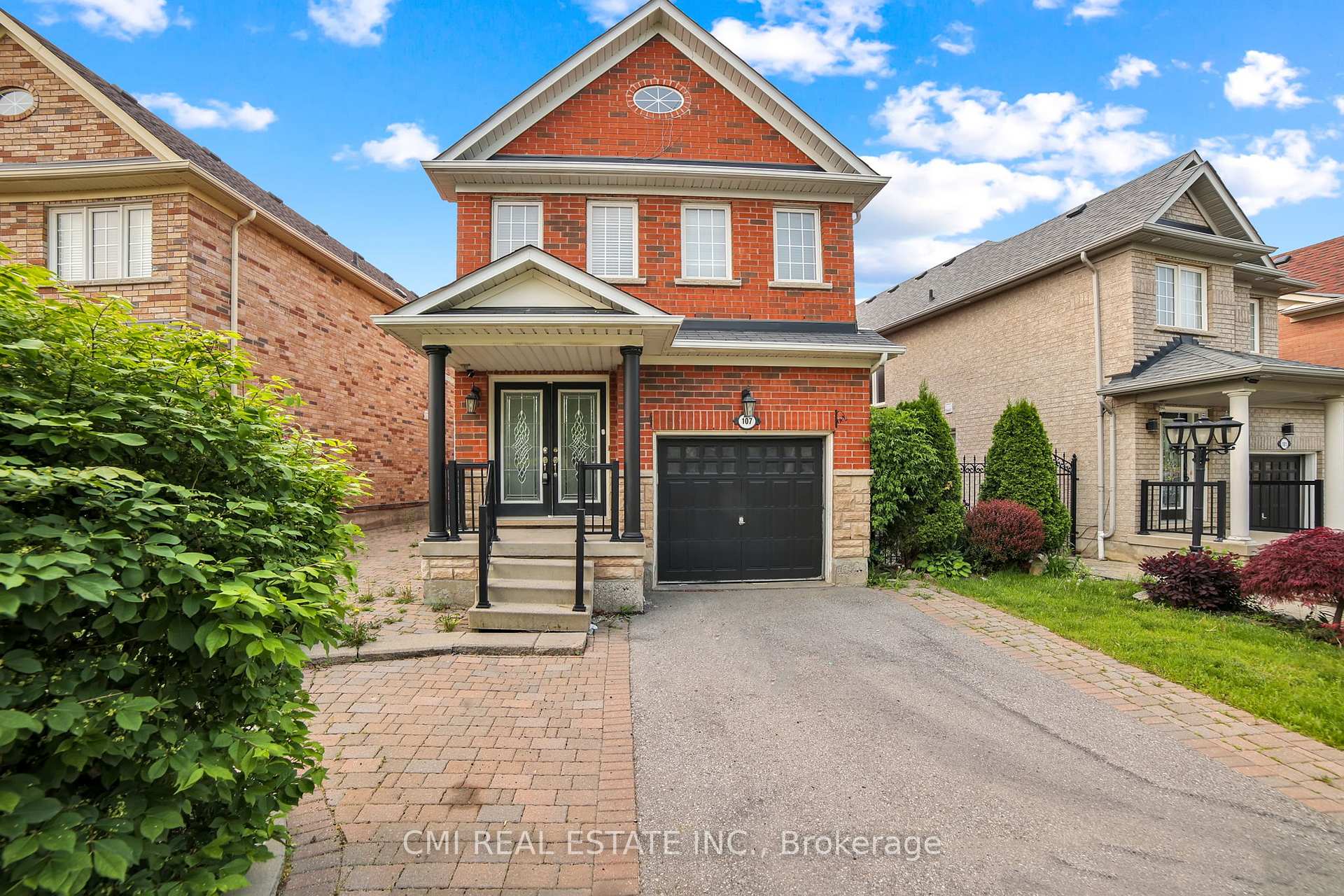 Front of 107 Venice Gate Drive