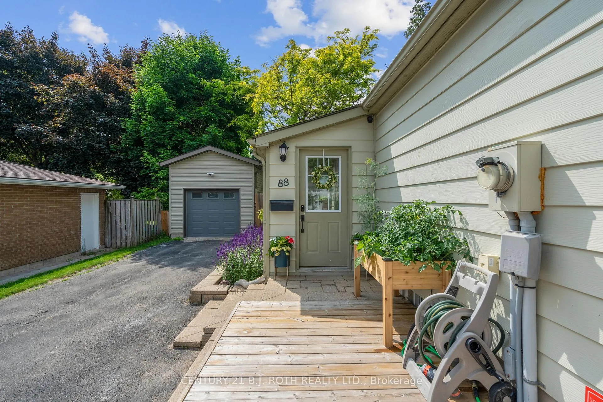 Photo 5 of 88 Puget Street, Barrie, Codrington — HOMEH