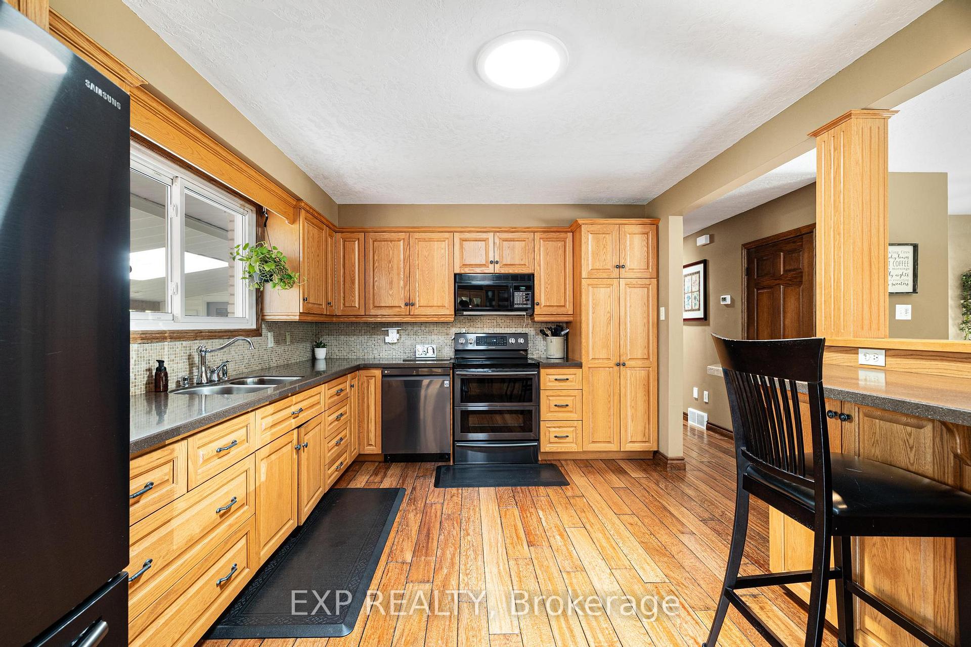 Photo 6 of 320 Daleside Place, Waterloo — HOMEH