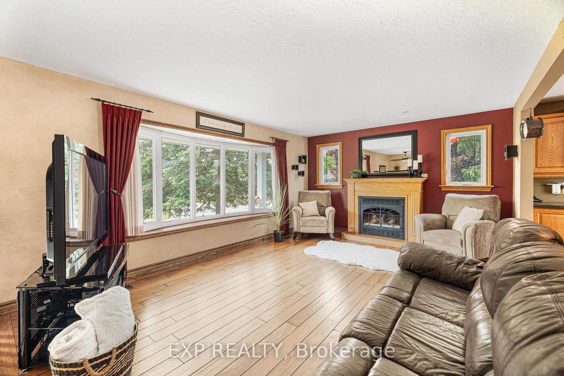 Photo 8 of 320 Daleside Place, Waterloo — HOMEH