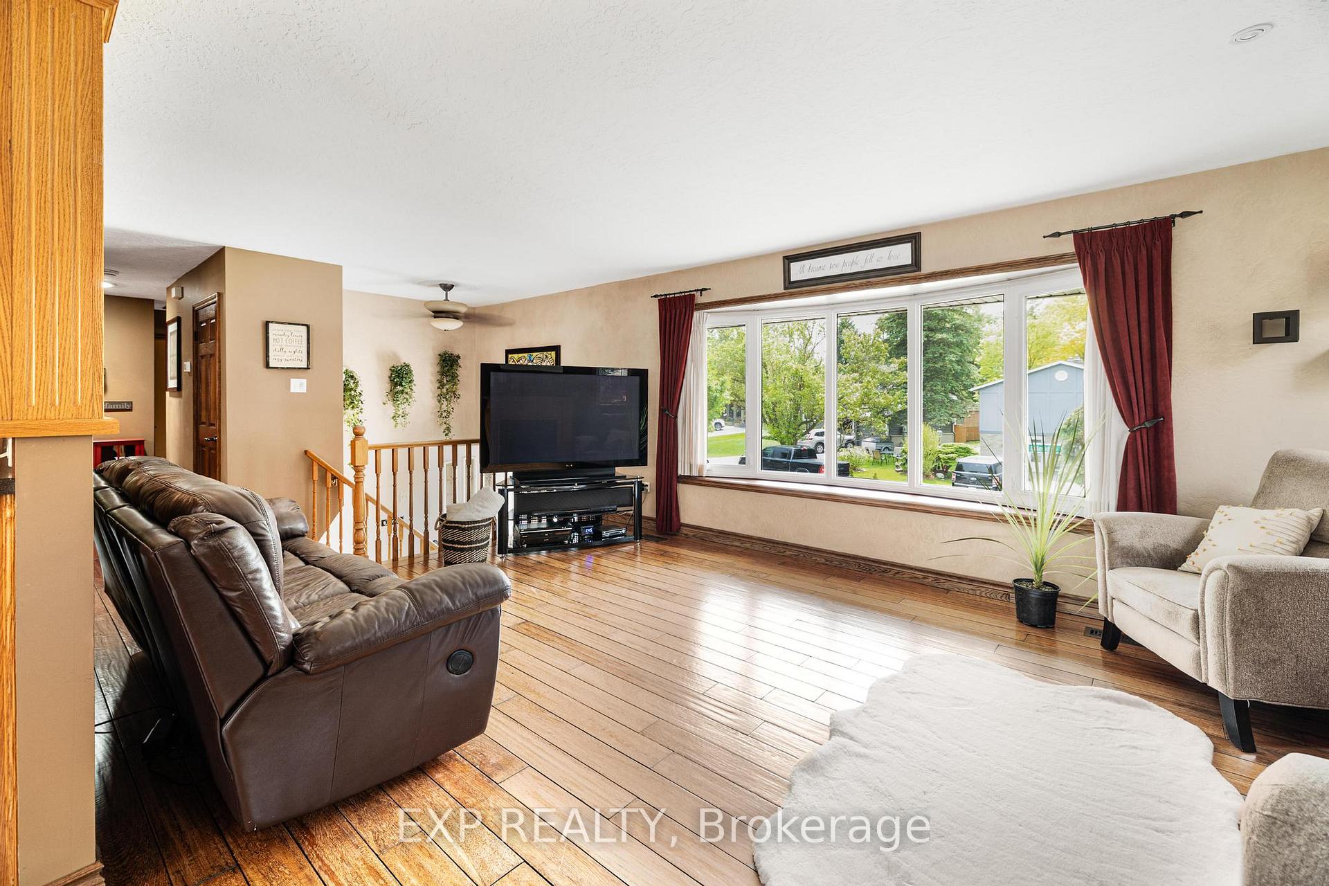Photo 9 of 320 Daleside Place, Waterloo — HOMEH