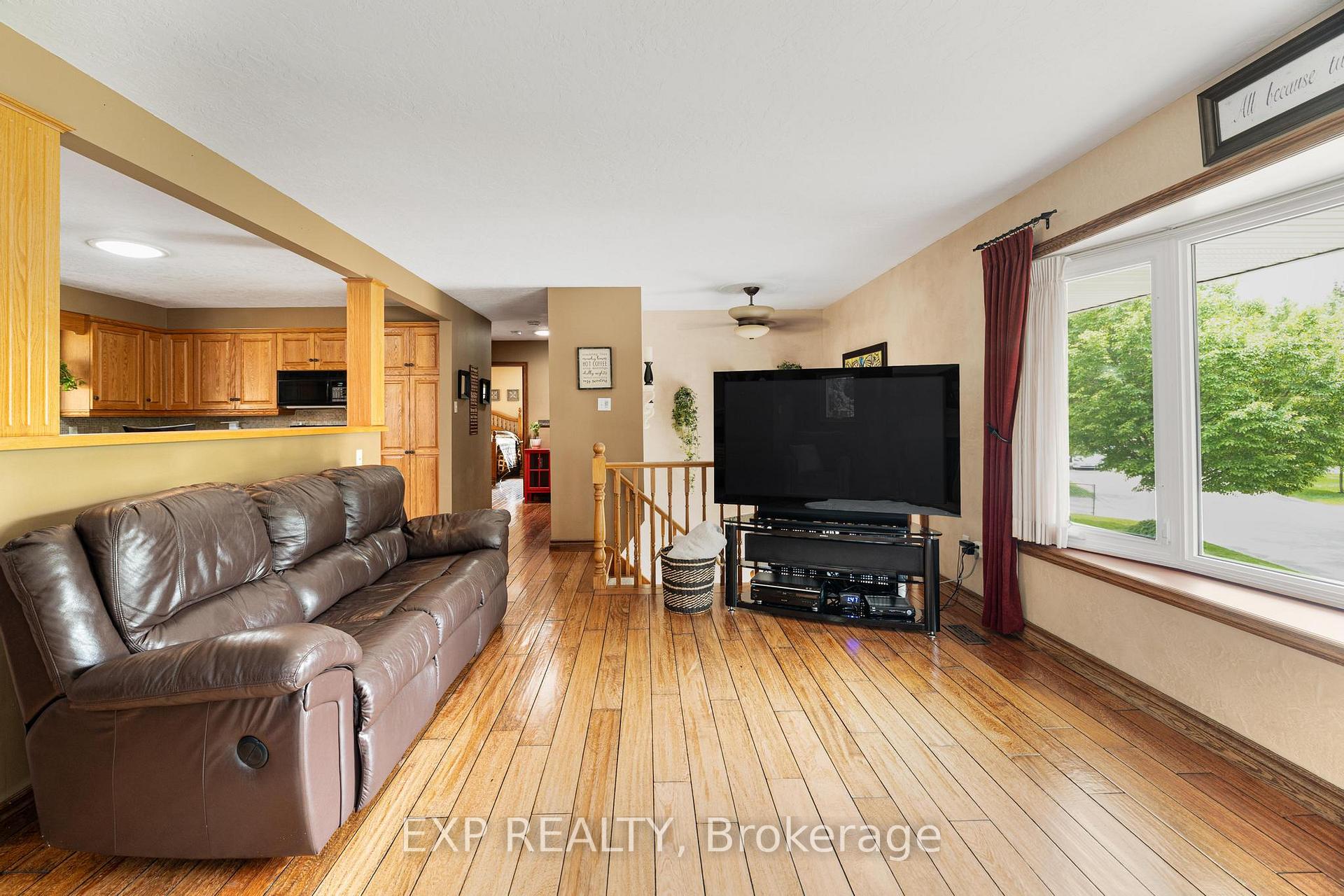 Photo 10 of 320 Daleside Place, Waterloo — HOMEH