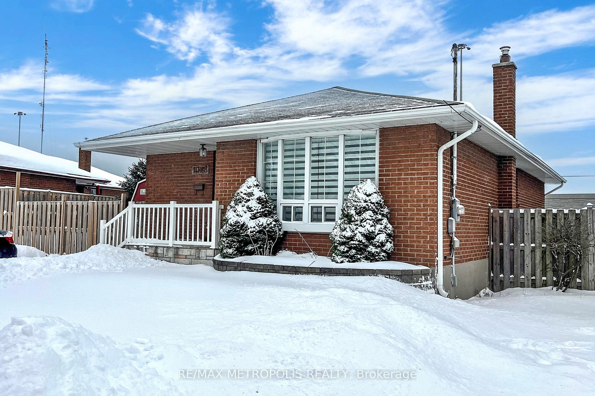 Photo 2 of Unit BASEMENT, 1028 Mccullough Drive, Whitby, Downtown Whitby — HOMEH