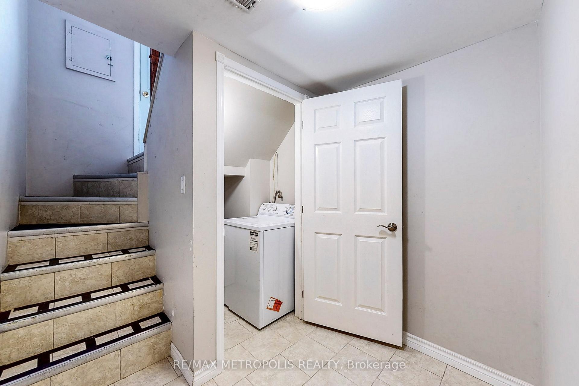Photo 3 of Unit BASEMENT, 1028 Mccullough Drive, Whitby, Downtown Whitby — HOMEH