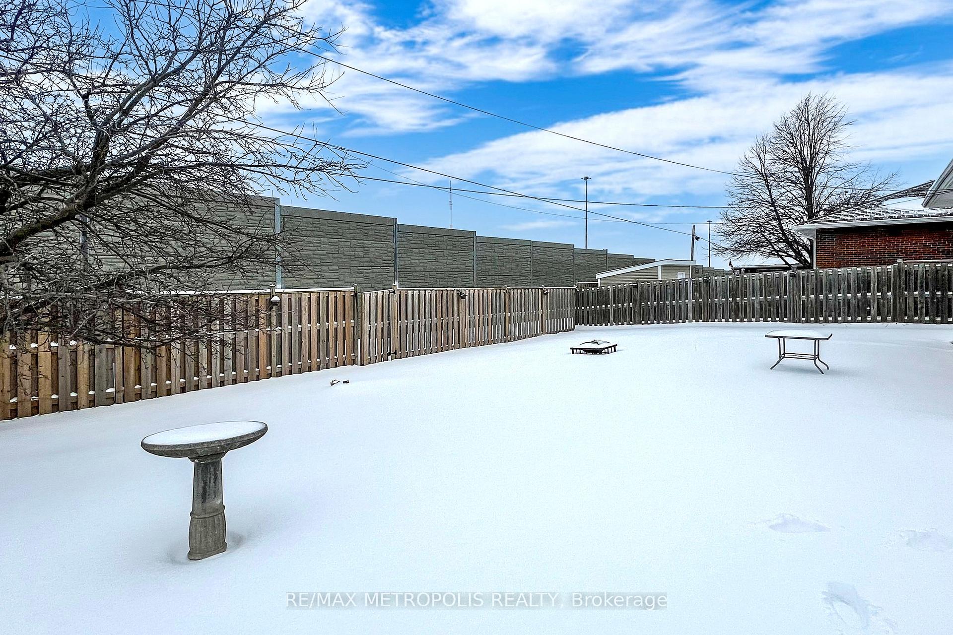 Photo 15 of Unit BASEMENT, 1028 Mccullough Drive, Whitby, Downtown Whitby — HOMEH
