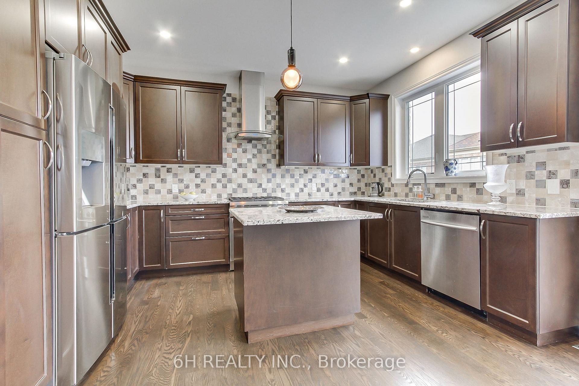 Photo 14 of 49 Strong Avenue, Vaughan, Patterson — HOMEH