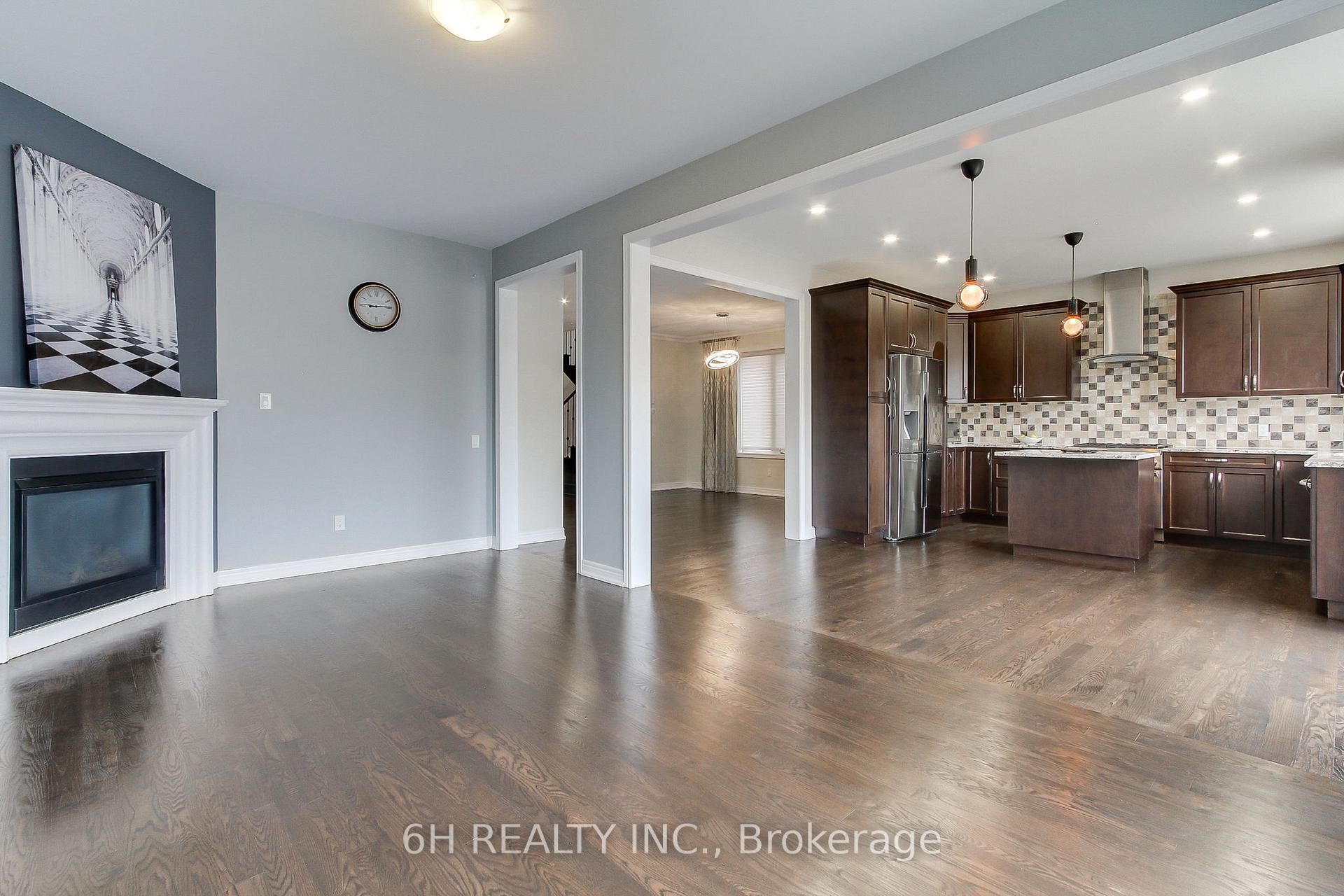 Photo 22 of 49 Strong Avenue, Vaughan, Patterson — HOMEH