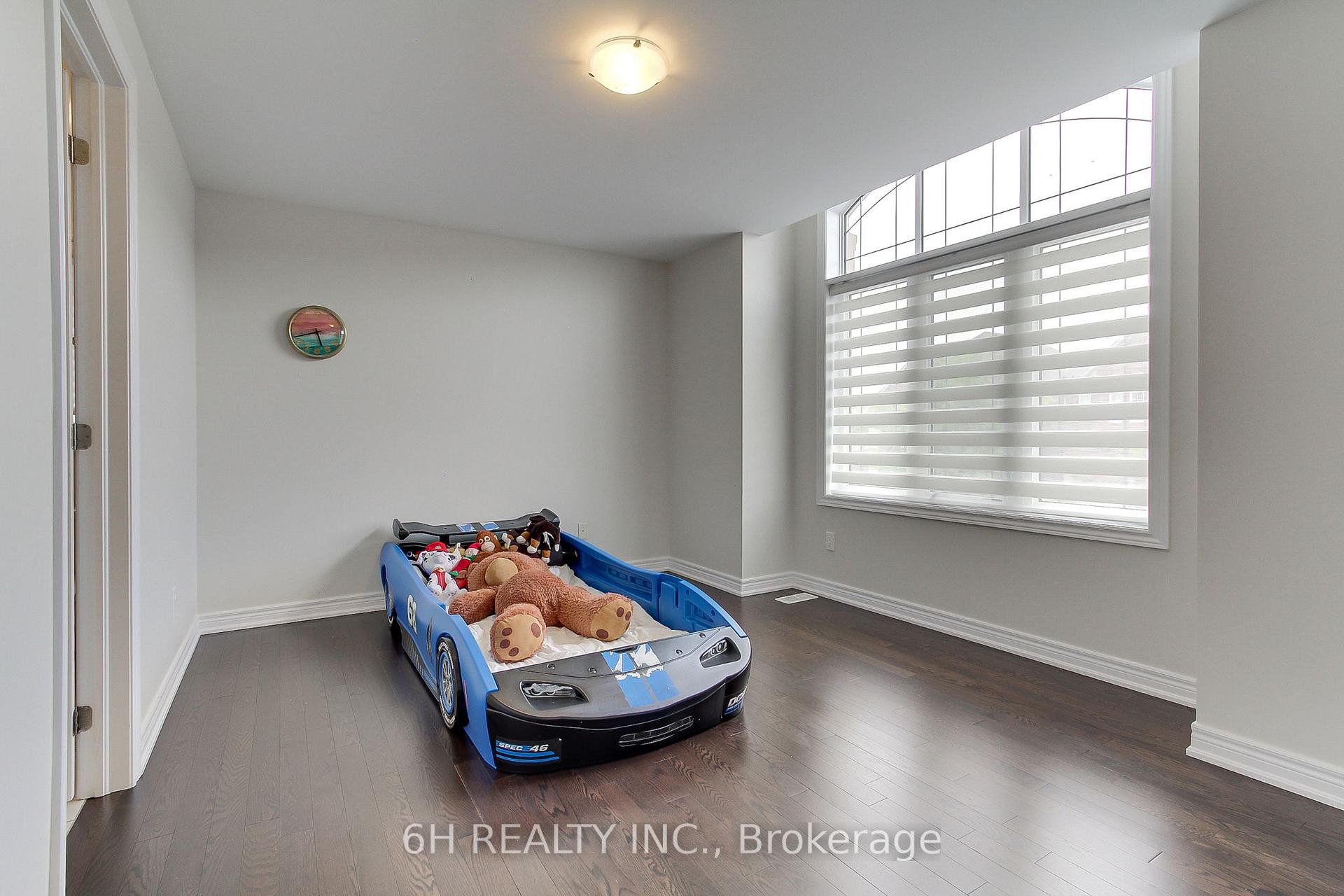 Photo 36 of 49 Strong Avenue, Vaughan, Patterson — HOMEH