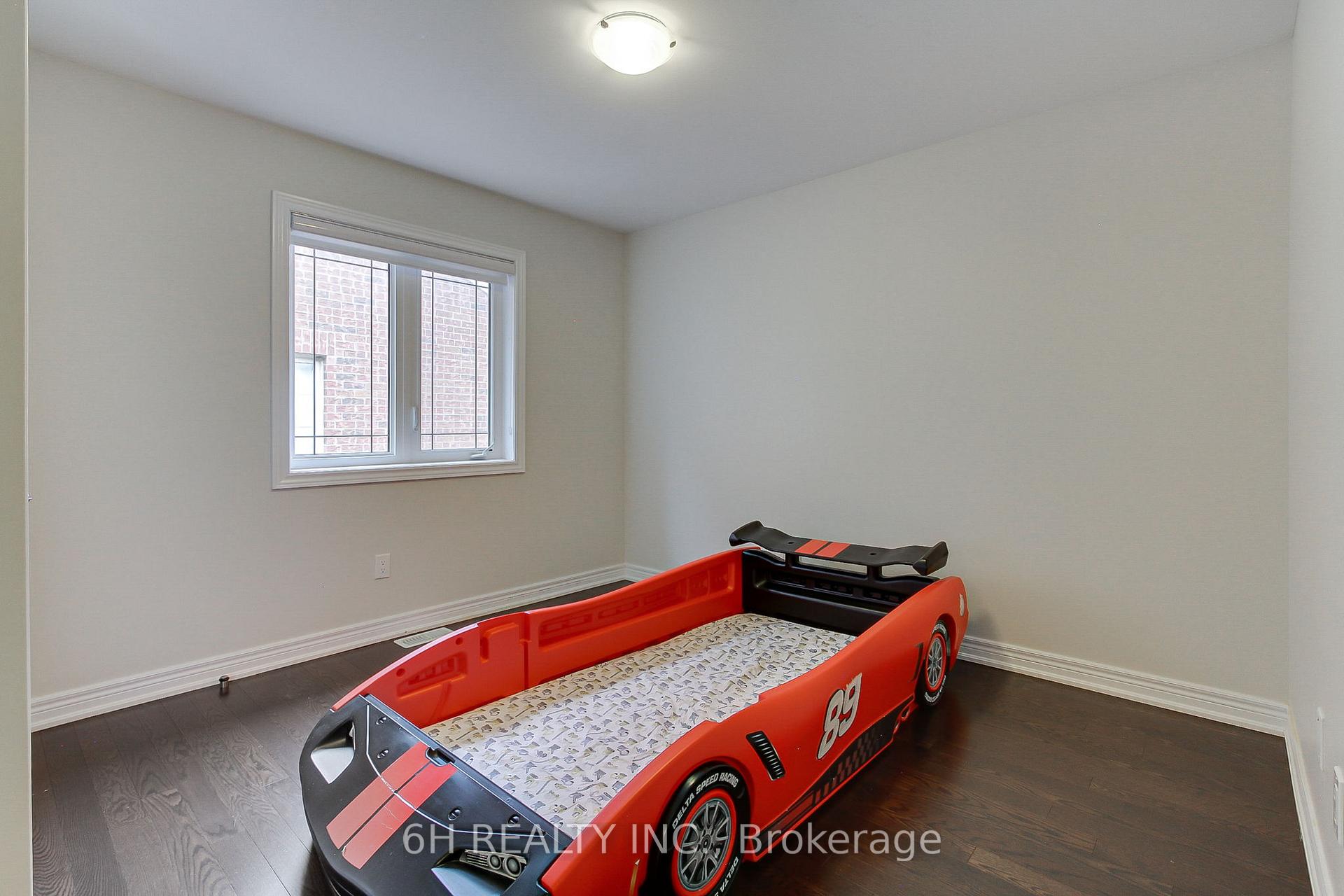 Photo 40 of 49 Strong Avenue, Vaughan, Patterson — HOMEH