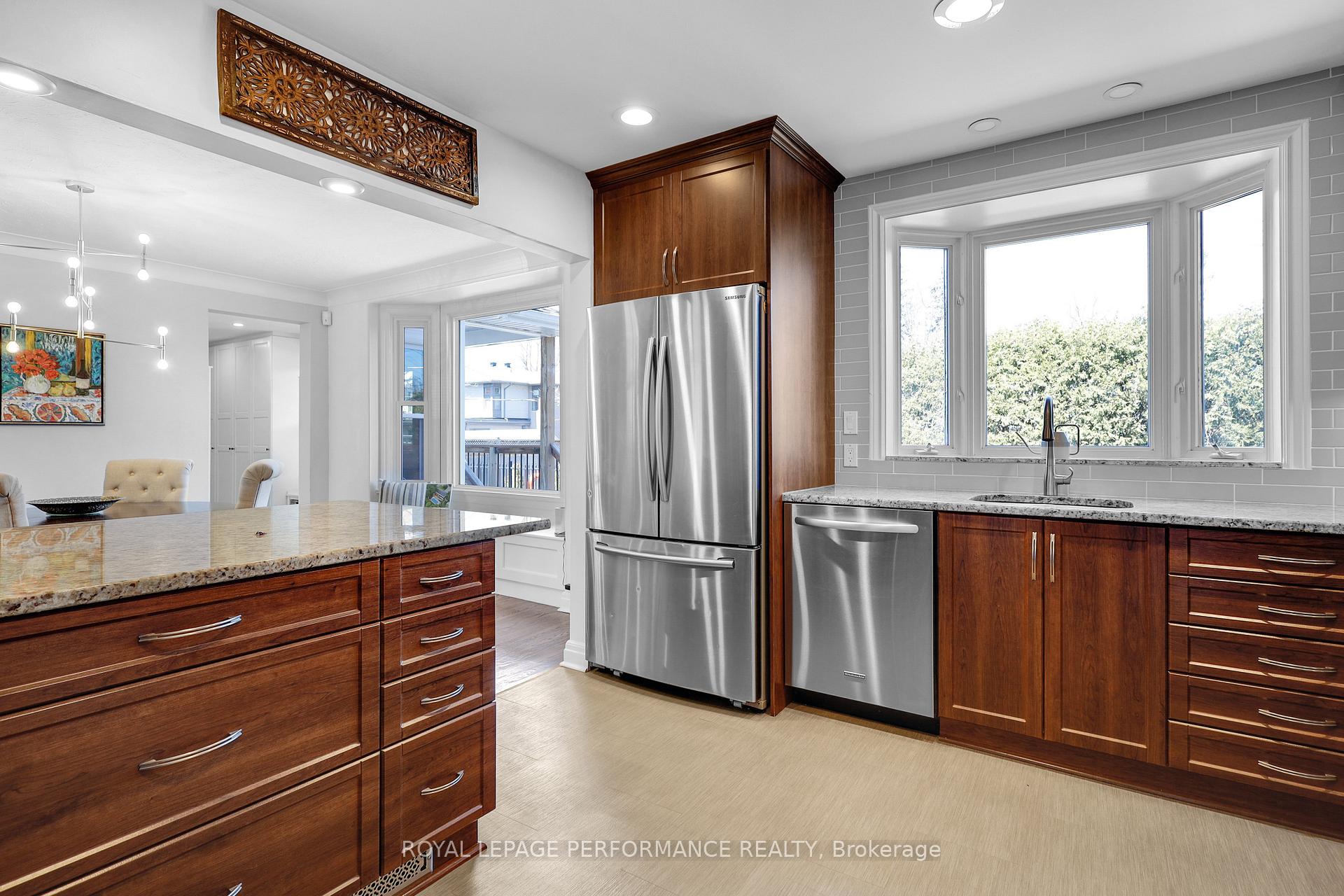 Photo 11 of 285 Frost Avenue, Ottawa, Alta Vista/Faircrest Heights — HOMEH
