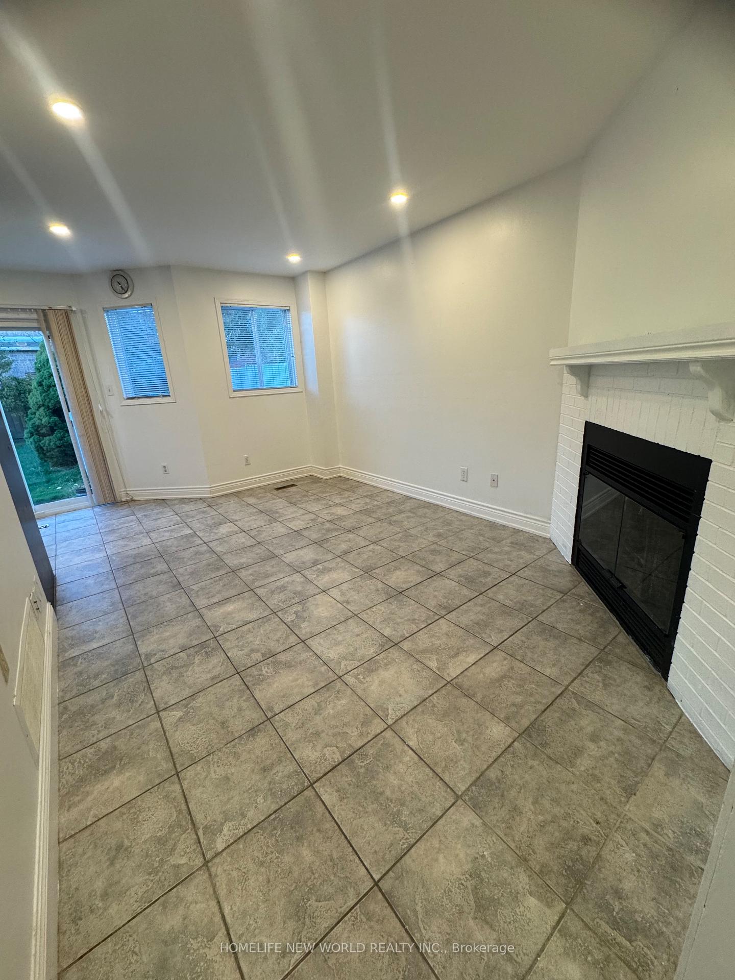 Photo 5 of 61 Hartrick Place, Whitby, Rolling Acres — HOMEH