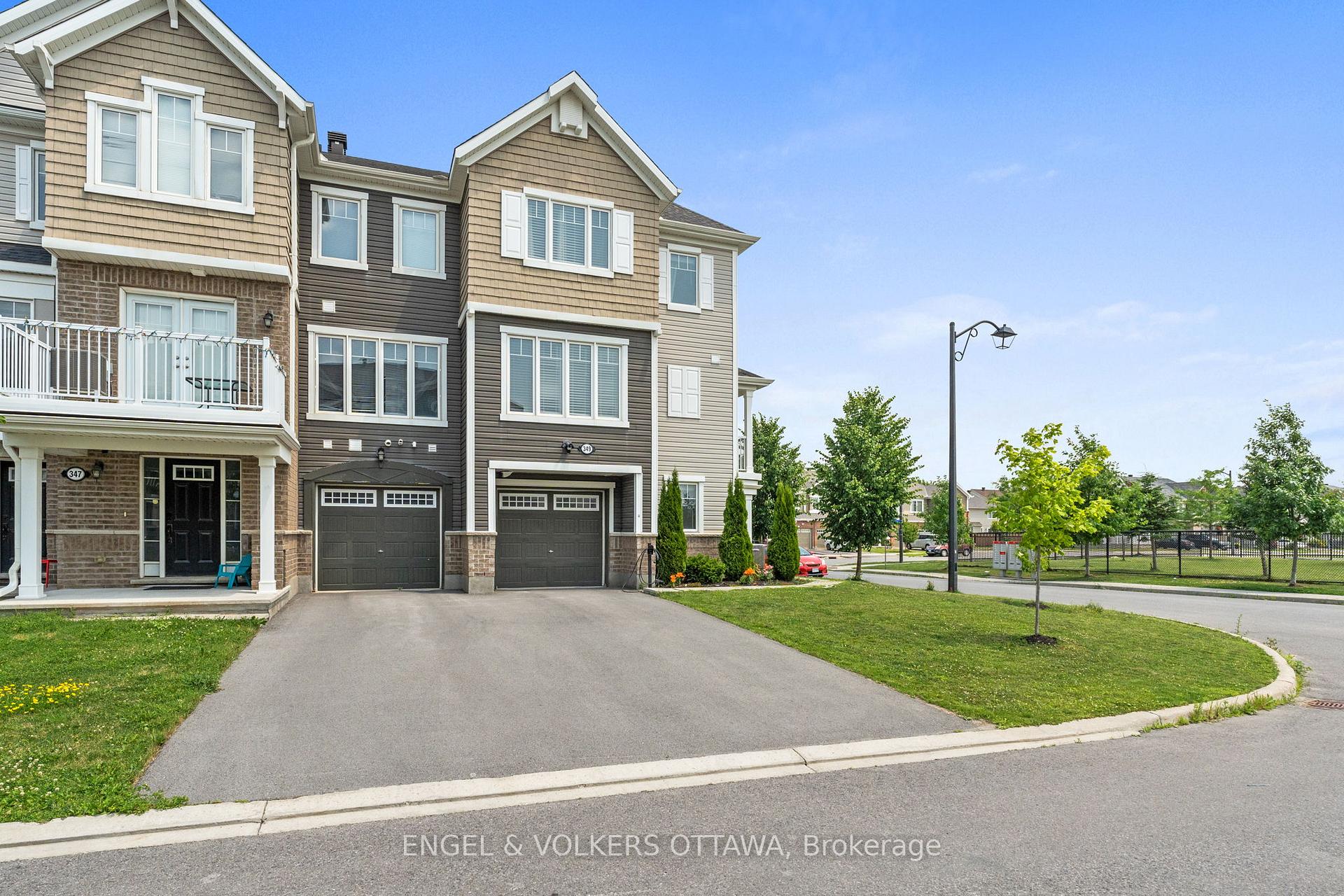 Photo 5 of 349 Pumpkinseed Crescent, Ottawa, Barrhaven - Half Moon Bay — HOMEH