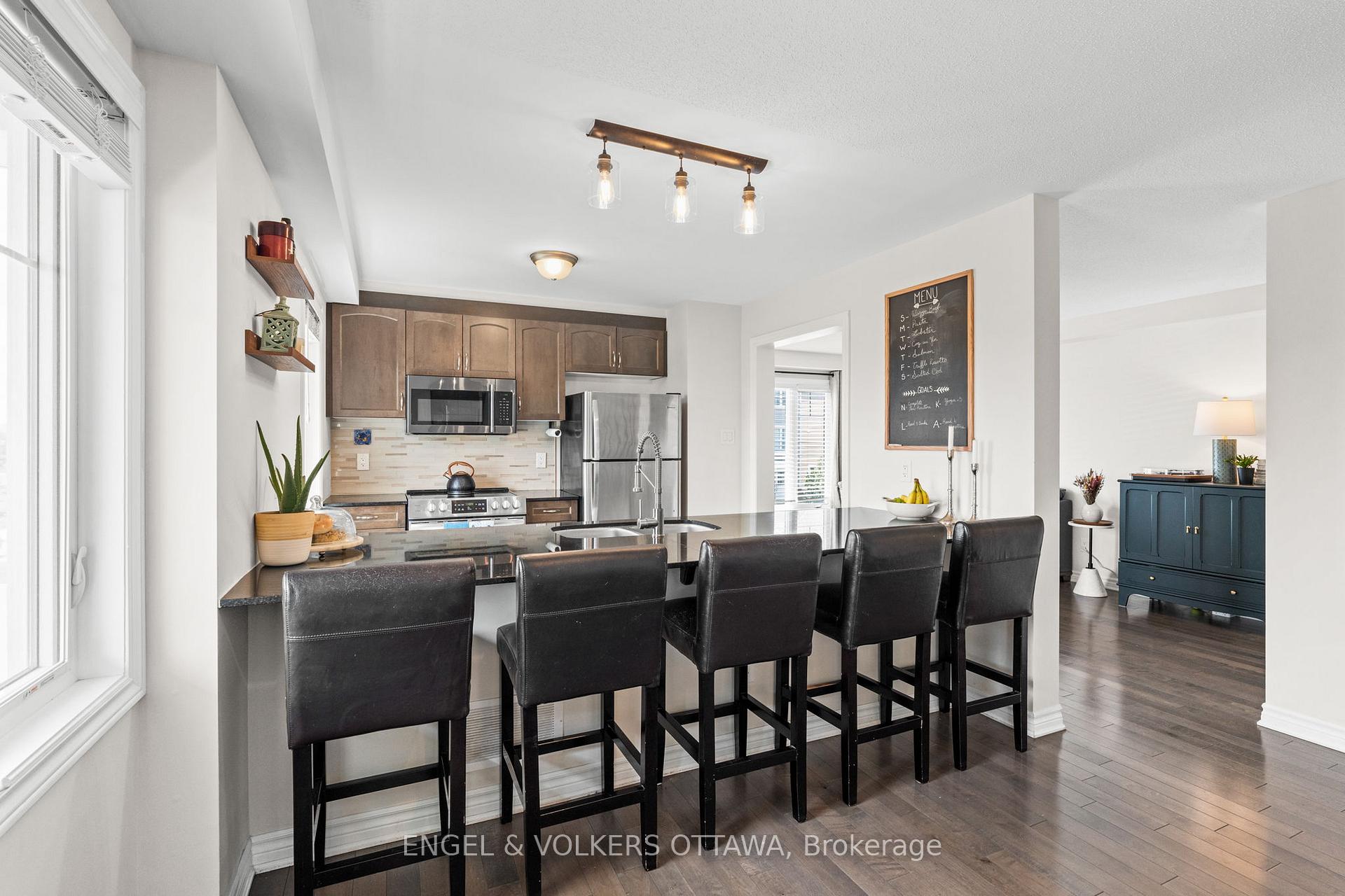 Photo 12 of 349 Pumpkinseed Crescent, Ottawa, Barrhaven - Half Moon Bay — HOMEH