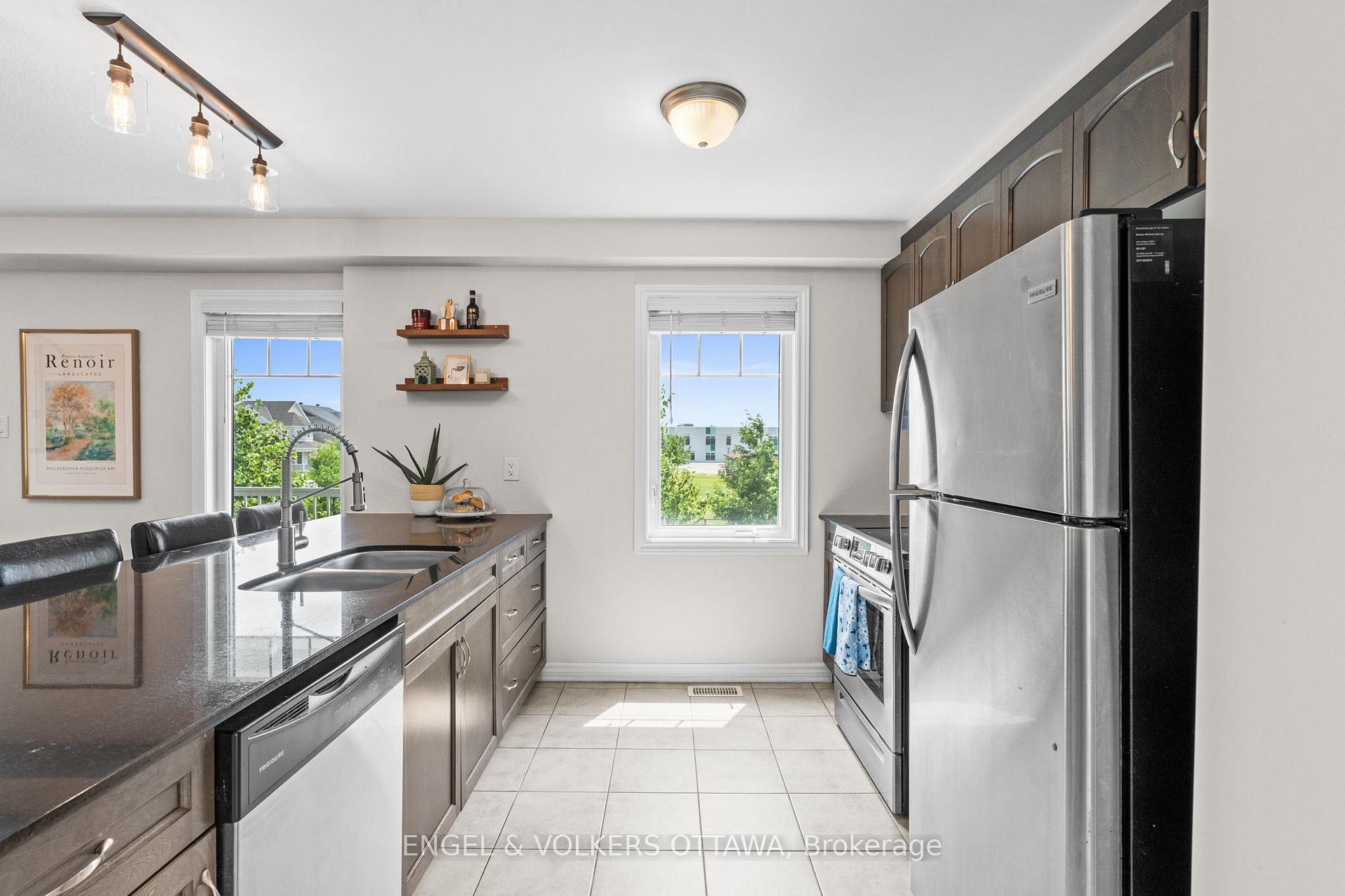 Photo 15 of 349 Pumpkinseed Crescent, Ottawa, Barrhaven - Half Moon Bay — HOMEH