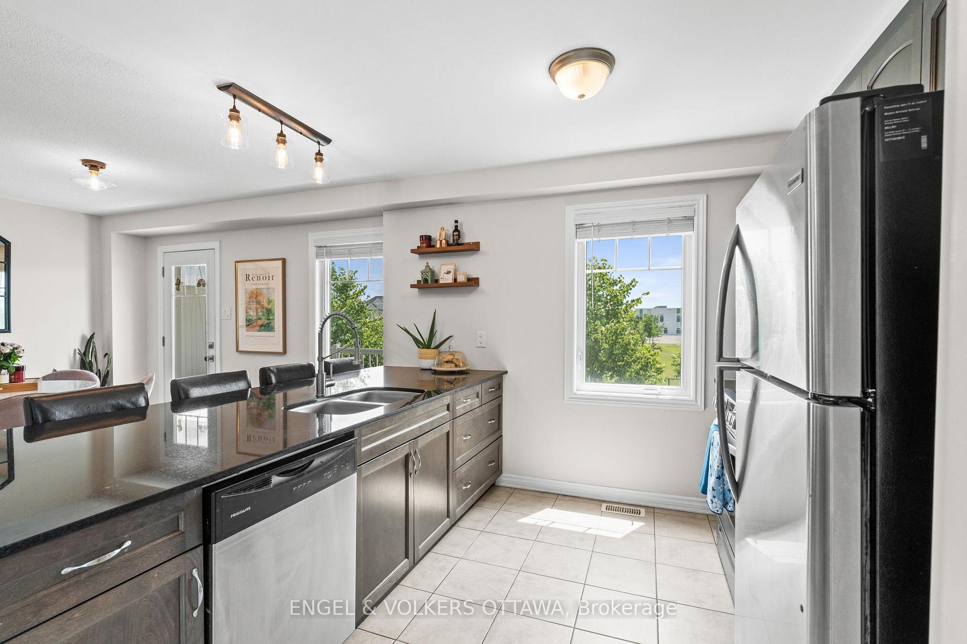Photo 14 of 349 Pumpkinseed Crescent, Ottawa, Barrhaven - Half Moon Bay — HOMEH