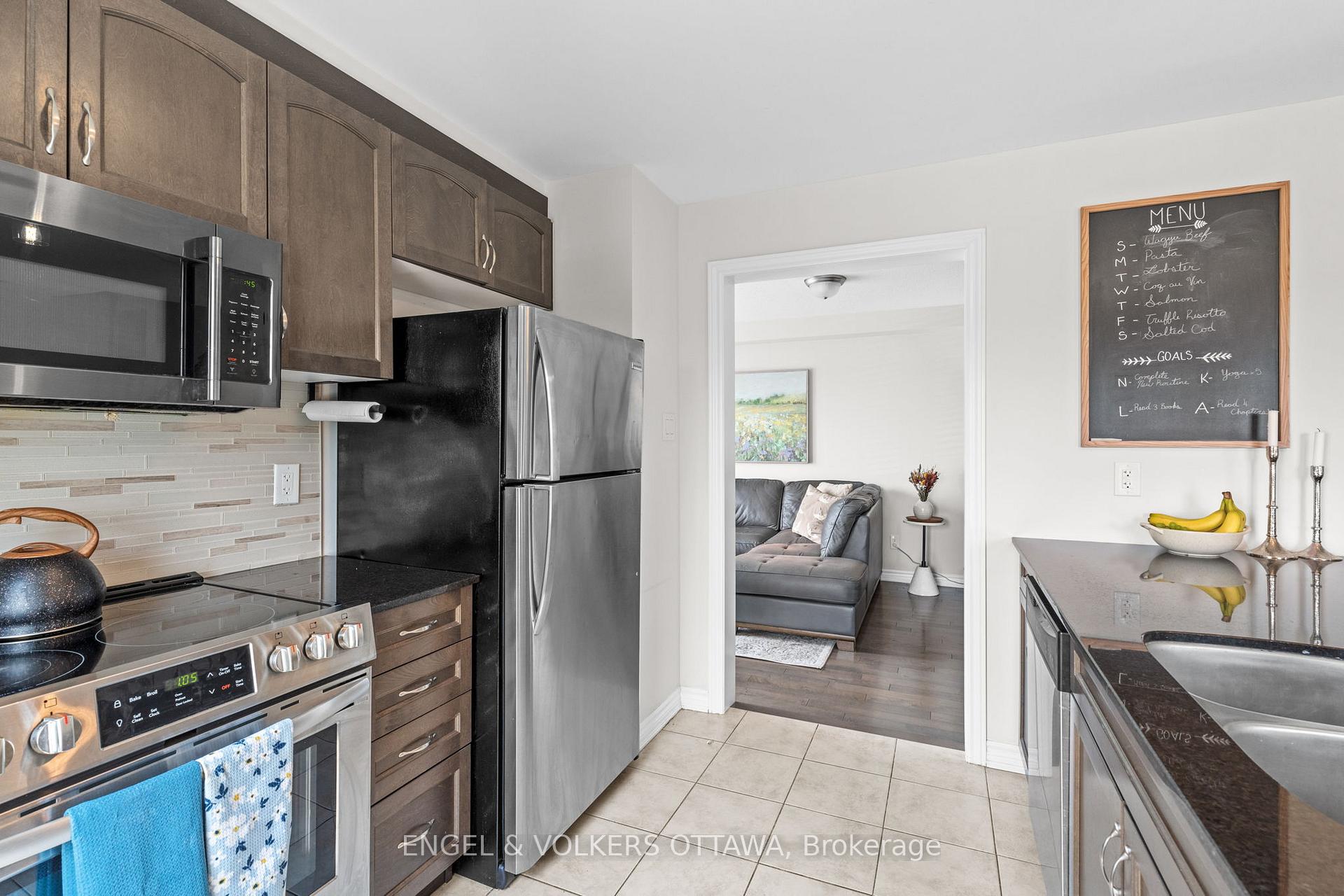 Photo 13 of 349 Pumpkinseed Crescent, Ottawa, Barrhaven - Half Moon Bay — HOMEH