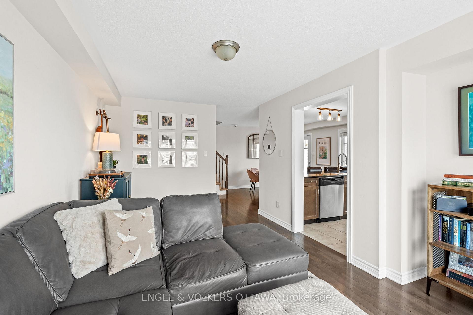 Photo 19 of 349 Pumpkinseed Crescent, Ottawa, Barrhaven - Half Moon Bay — HOMEH