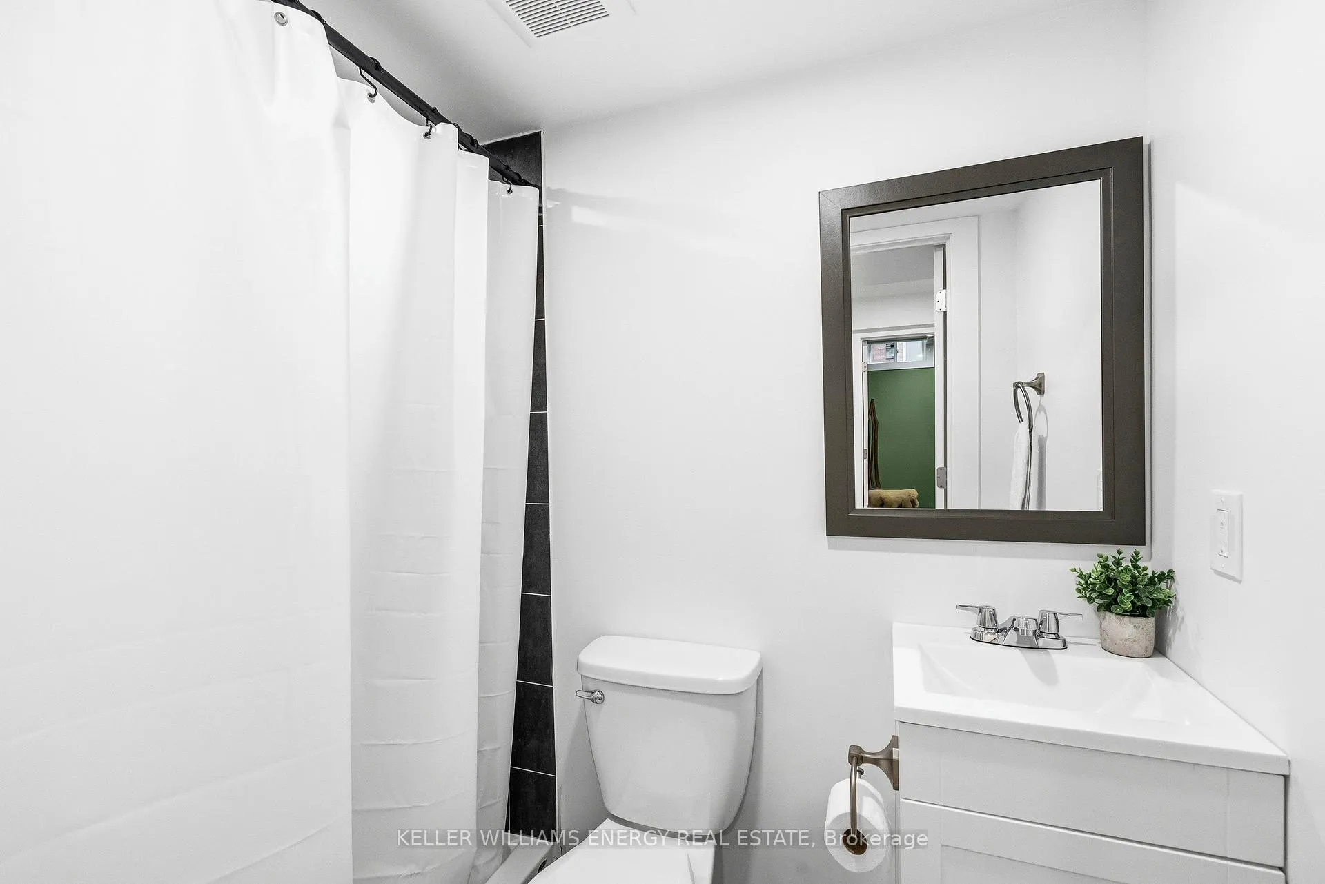 Photo 38 of 97 Deverell Street, Whitby, Rolling Acres — HOMEH