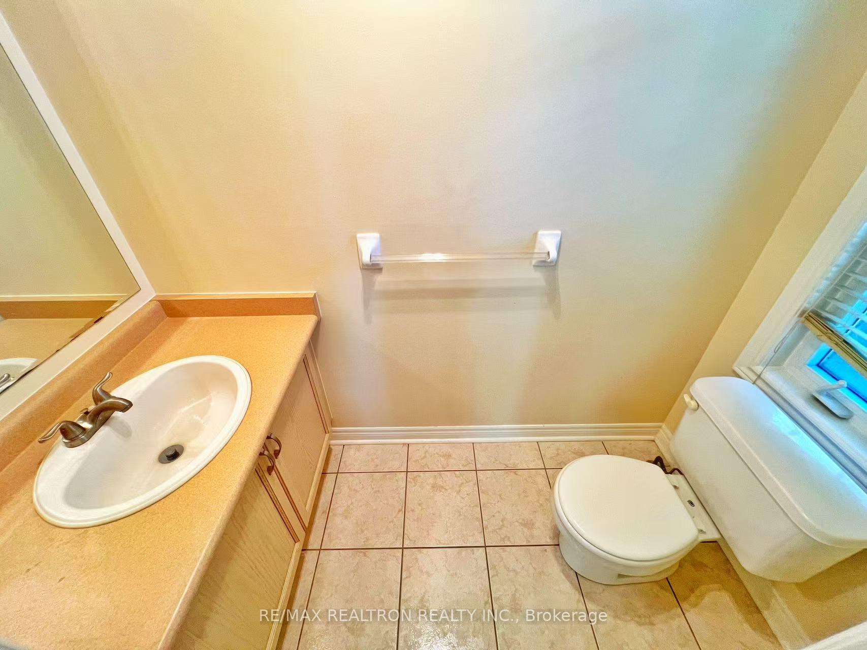 Photo 14 of 64 Keegan Crescent, Vaughan, Sonoma Heights — HOMEH