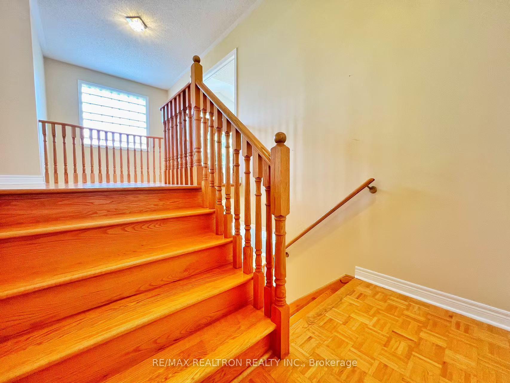 Photo 16 of 64 Keegan Crescent, Vaughan, Sonoma Heights — HOMEH