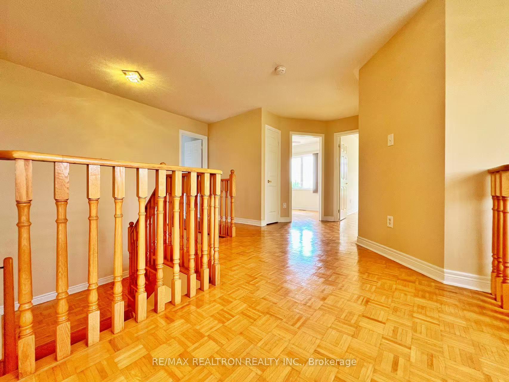 Photo 17 of 64 Keegan Crescent, Vaughan, Sonoma Heights — HOMEH