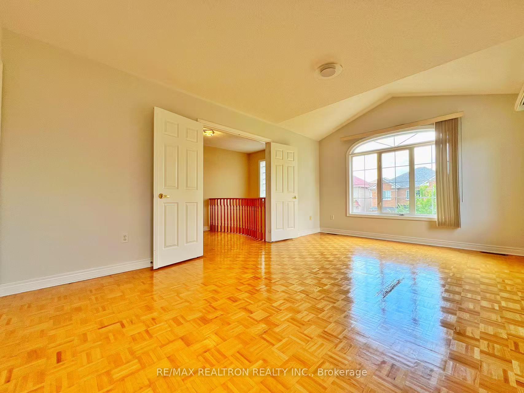 Photo 19 of 64 Keegan Crescent, Vaughan, Sonoma Heights — HOMEH