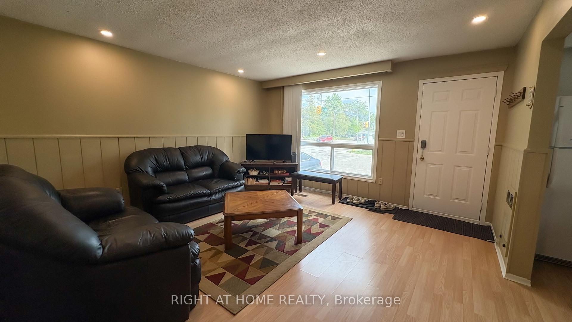 Photo 2 of 8 58TH Street S, Wasaga Beach — HOMEH