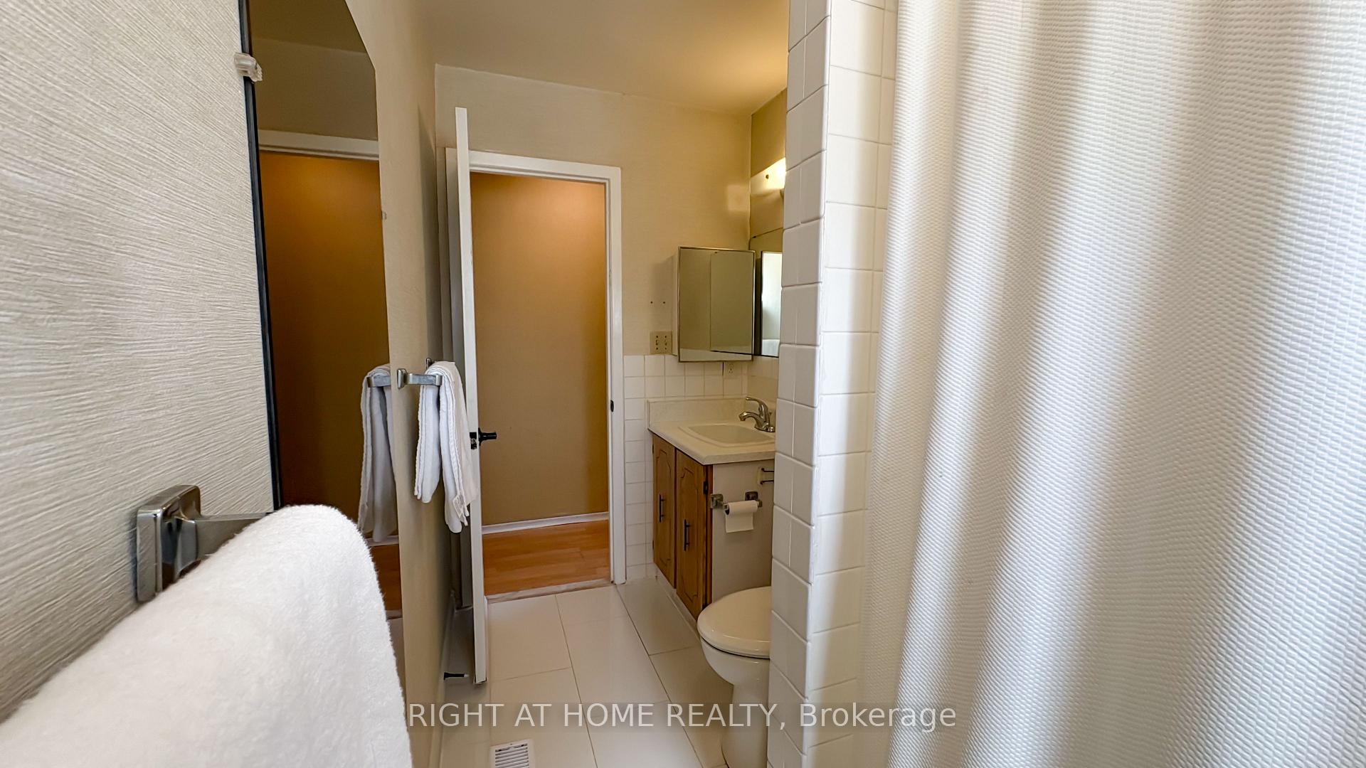 Photo 9 of 8 58TH Street S, Wasaga Beach — HOMEH