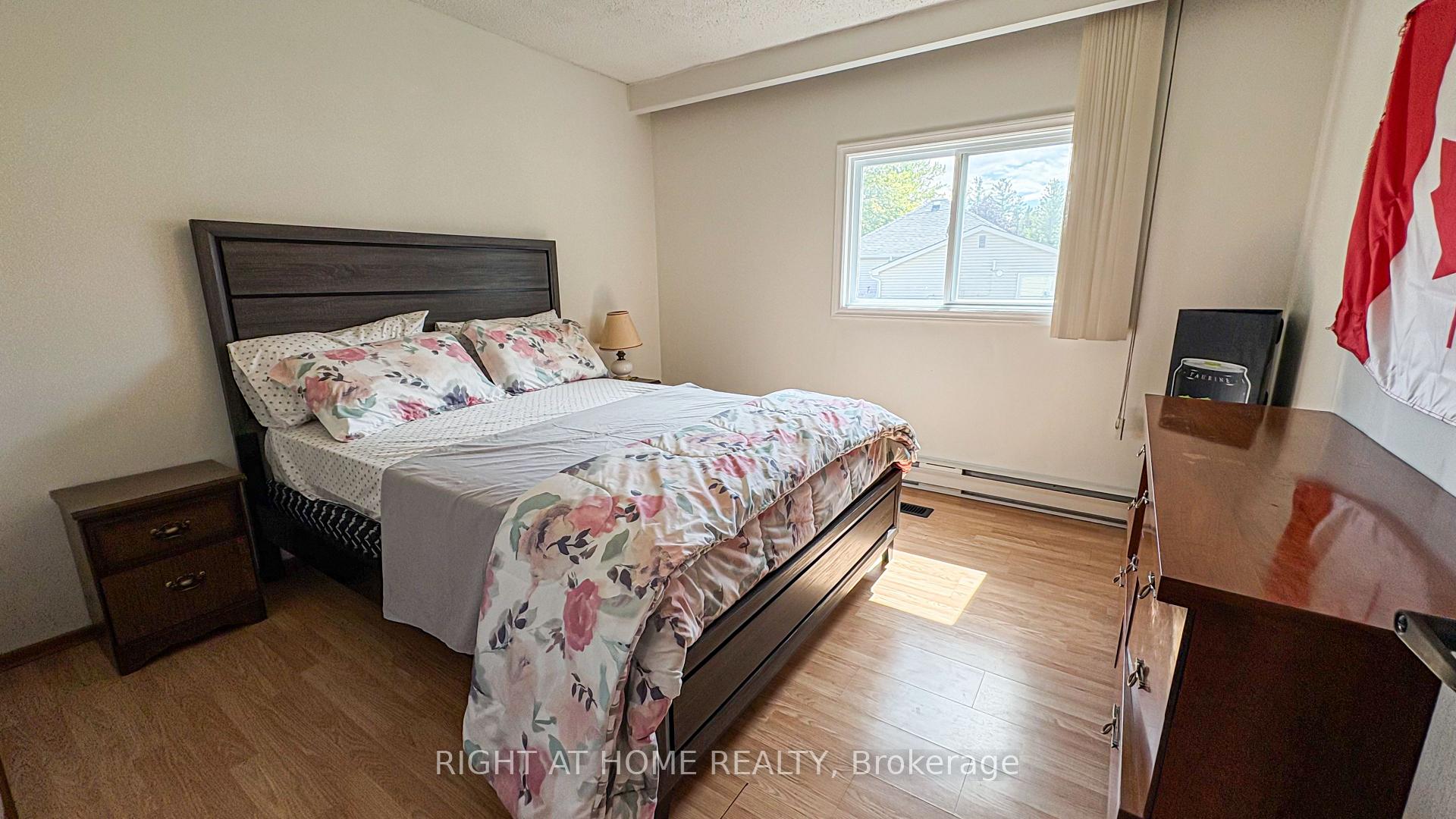 Photo 10 of 8 58TH Street S, Wasaga Beach — HOMEH