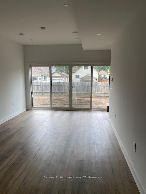 Photo 3 of 249 Dain Avenue, Welland, Lincoln/Crowland — HOMEH