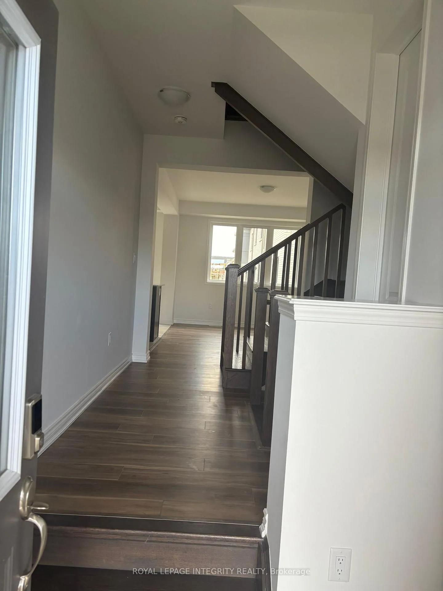 Photo 2 of 228 Greer Street, Barrie, Rural Barrie Southeast — HOMEH