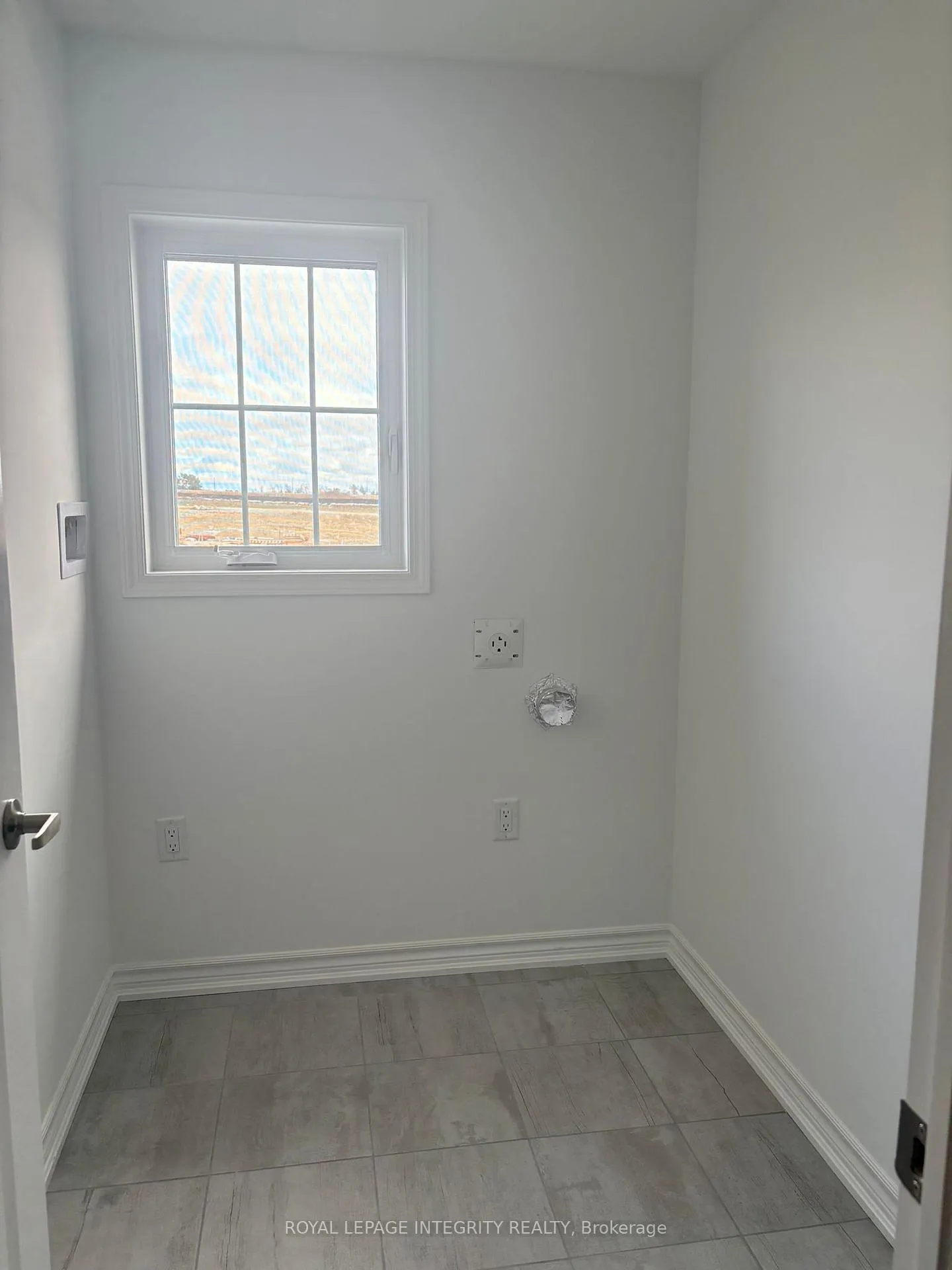 Photo 11 of 228 Greer Street, Barrie, Rural Barrie Southeast — HOMEH