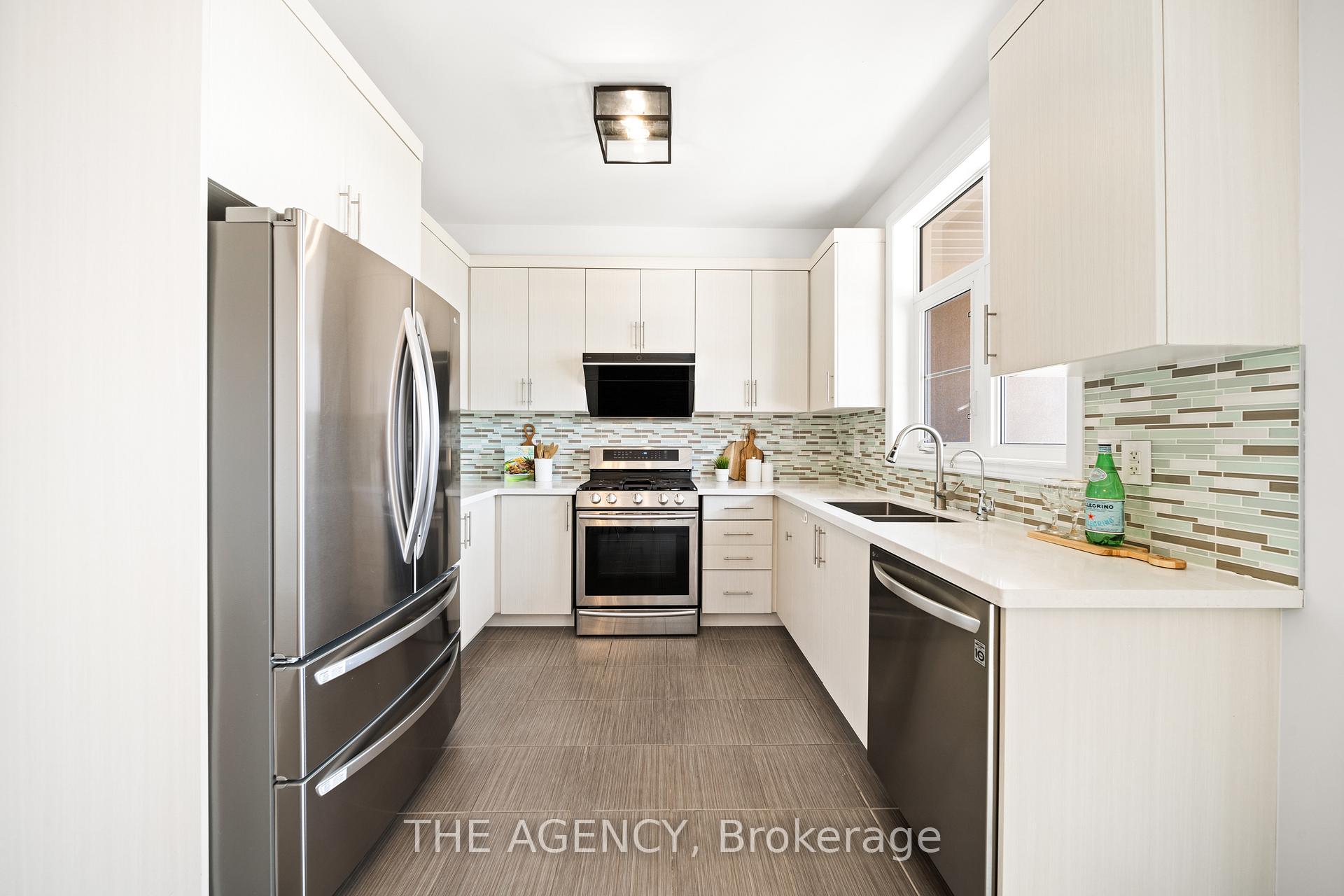 Photo 7 of 80 Grand Trunk Avenue, Vaughan, Patterson — HOMEH