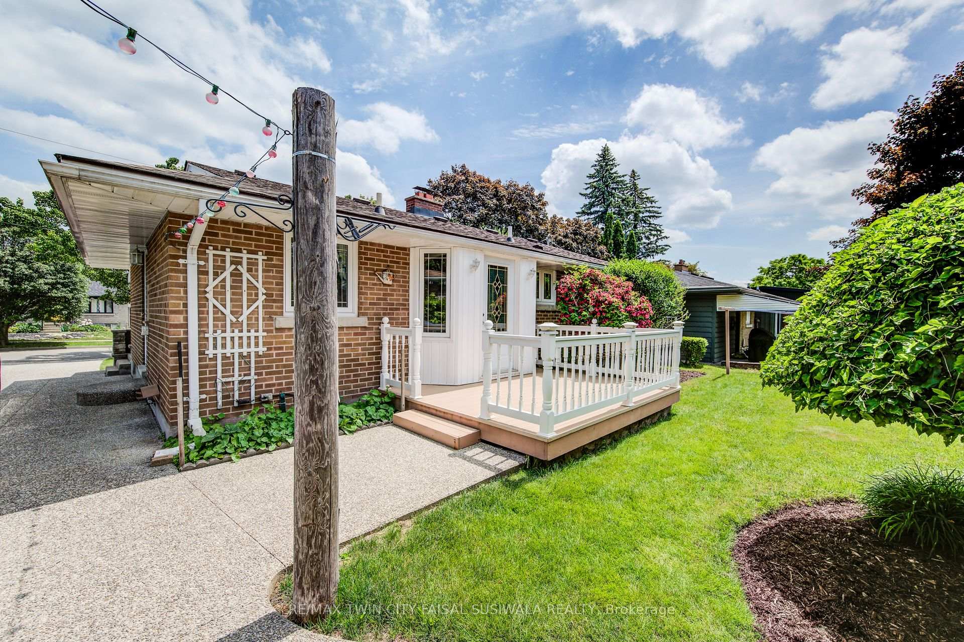 Photo 3 of 178 Vermont Street, Waterloo — HOMEH