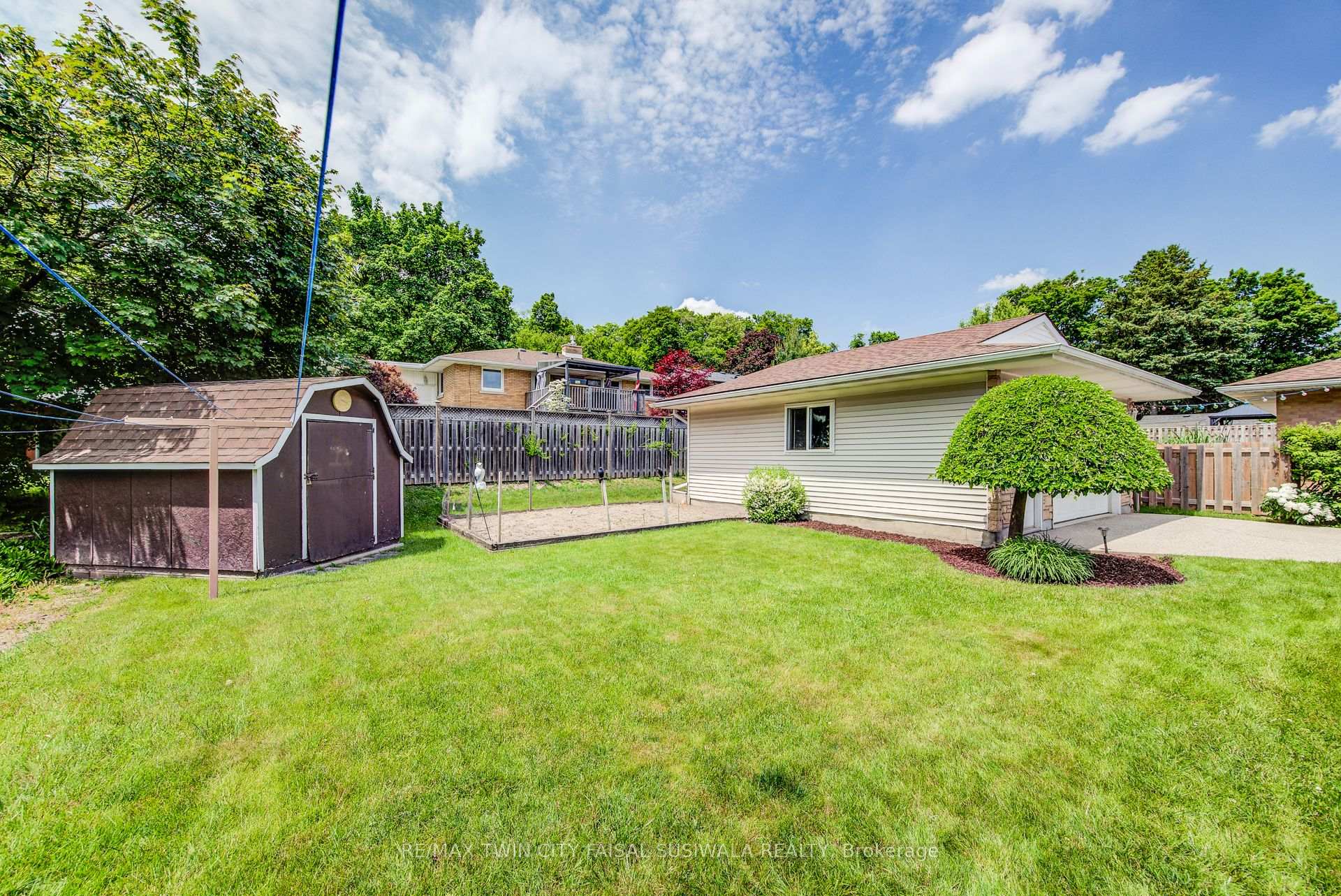Photo 5 of 178 Vermont Street, Waterloo — HOMEH