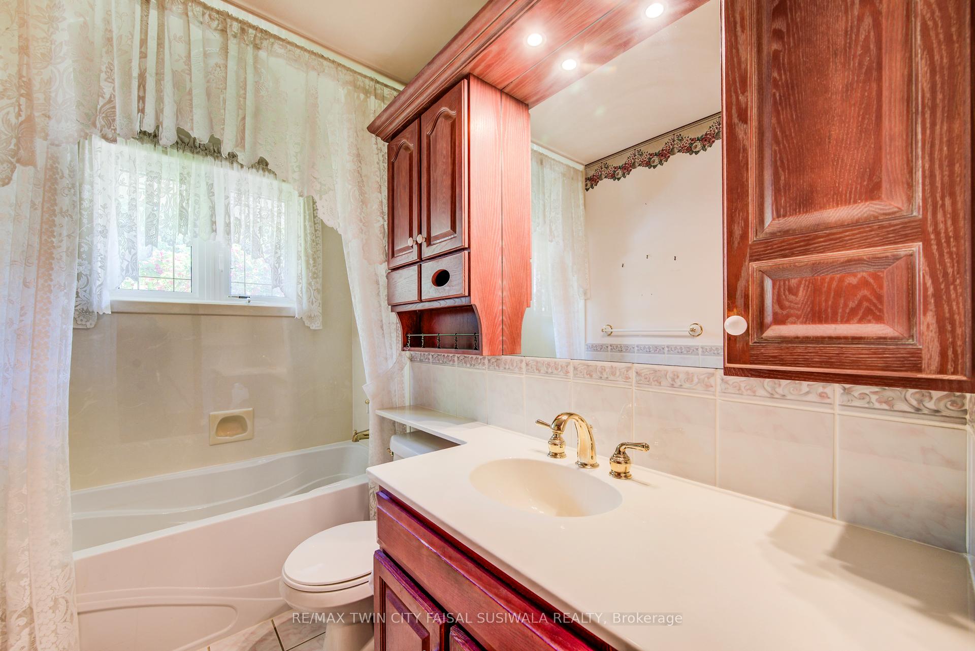 Photo 17 of 178 Vermont Street, Waterloo — HOMEH